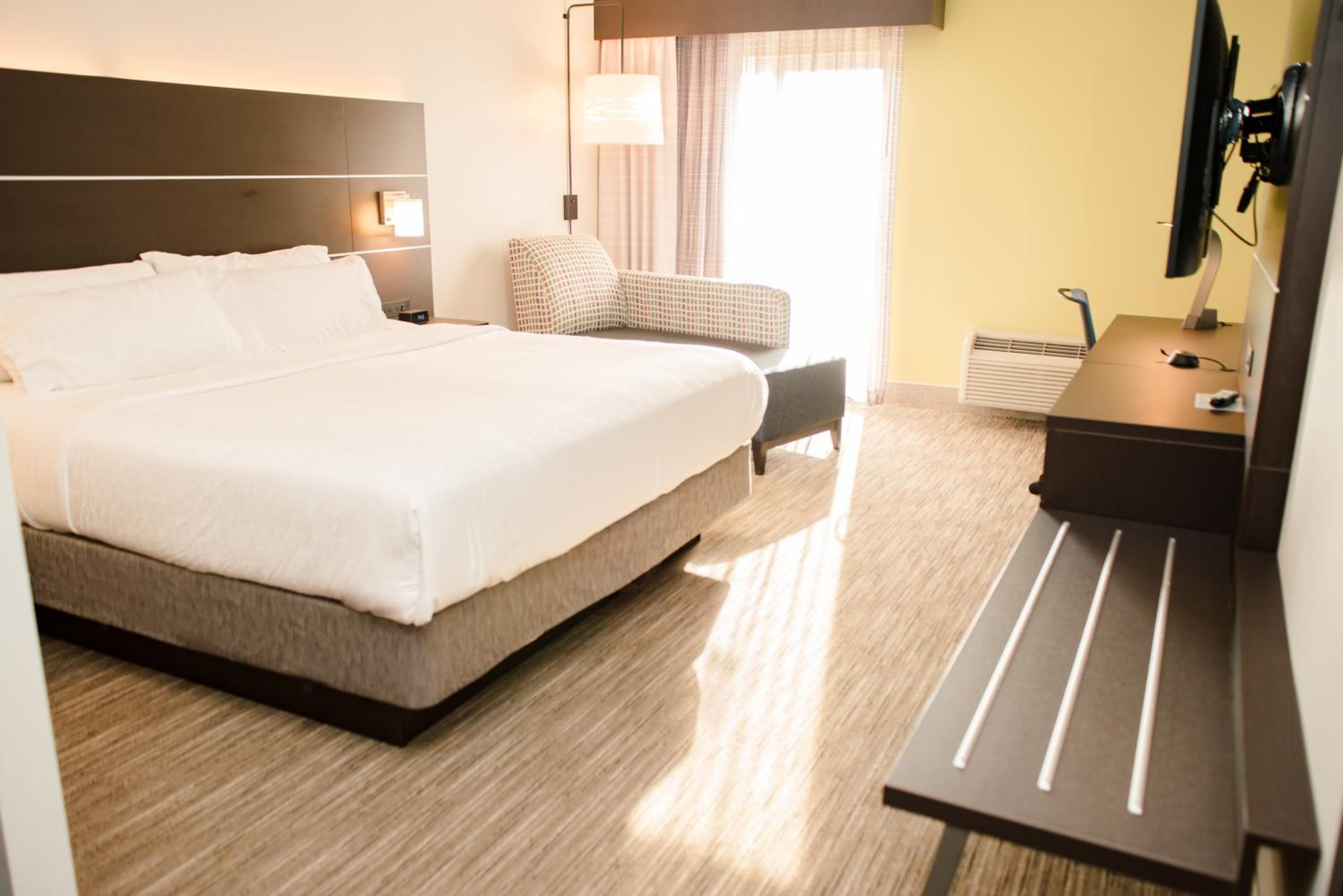 Standard King Room