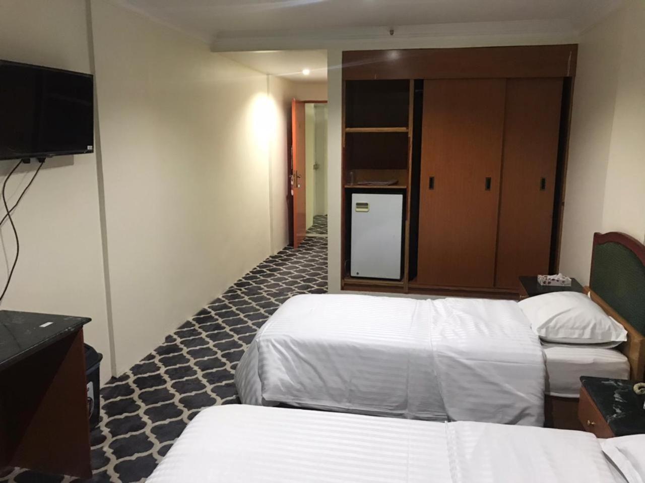 Economy Twin Room photo 2
