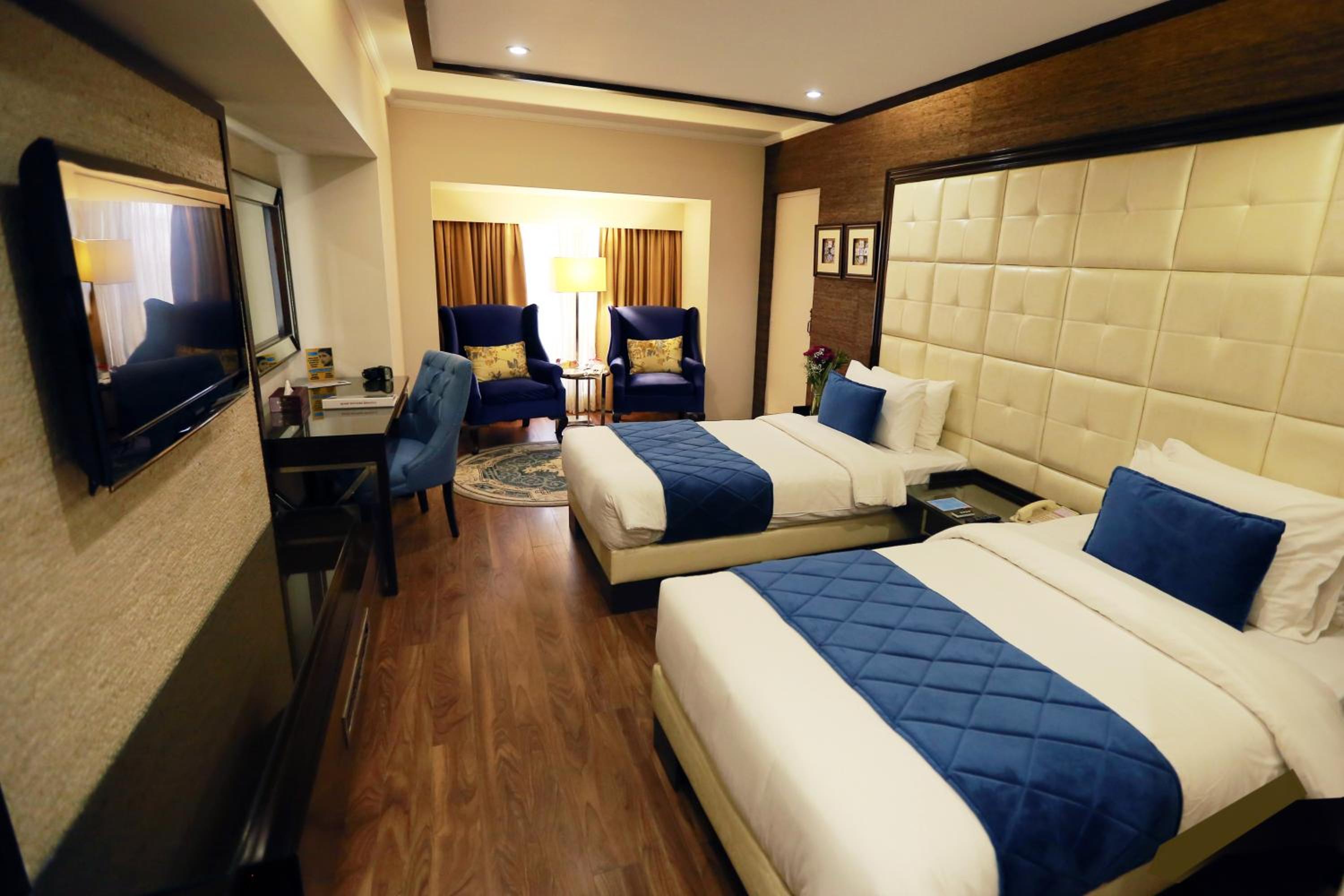 Twin Room - Non-Smoking photo 2