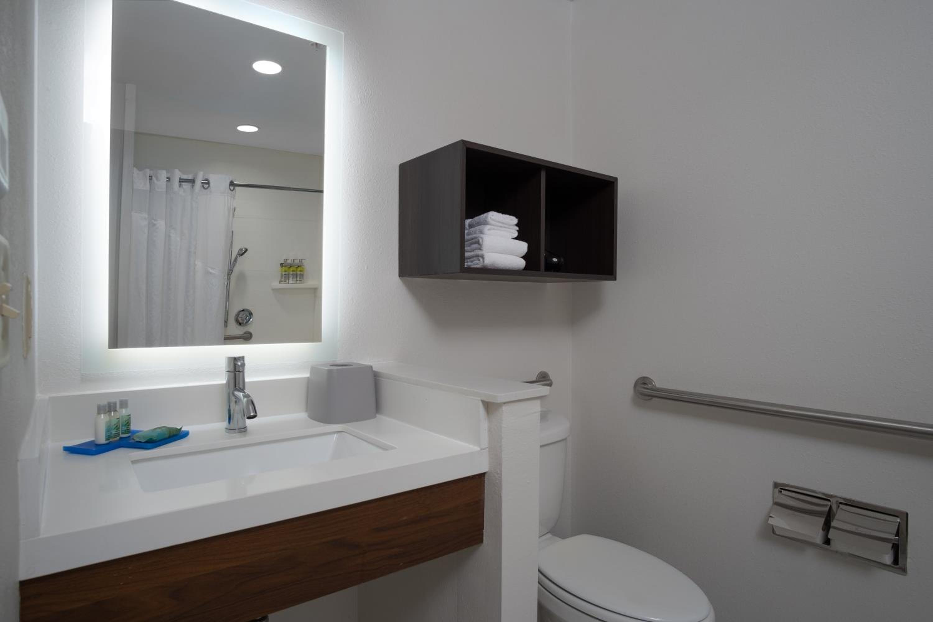 Queen Room with Two Queen Beds - Disability Access
