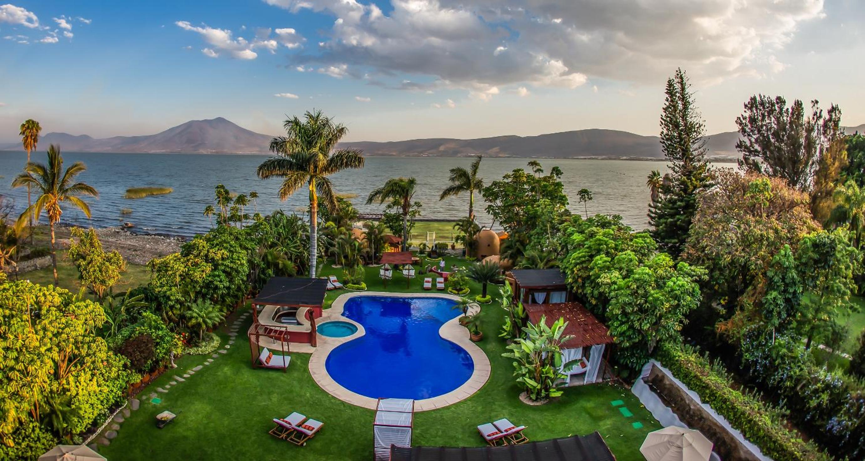 Suite with Lake View - Photo 8