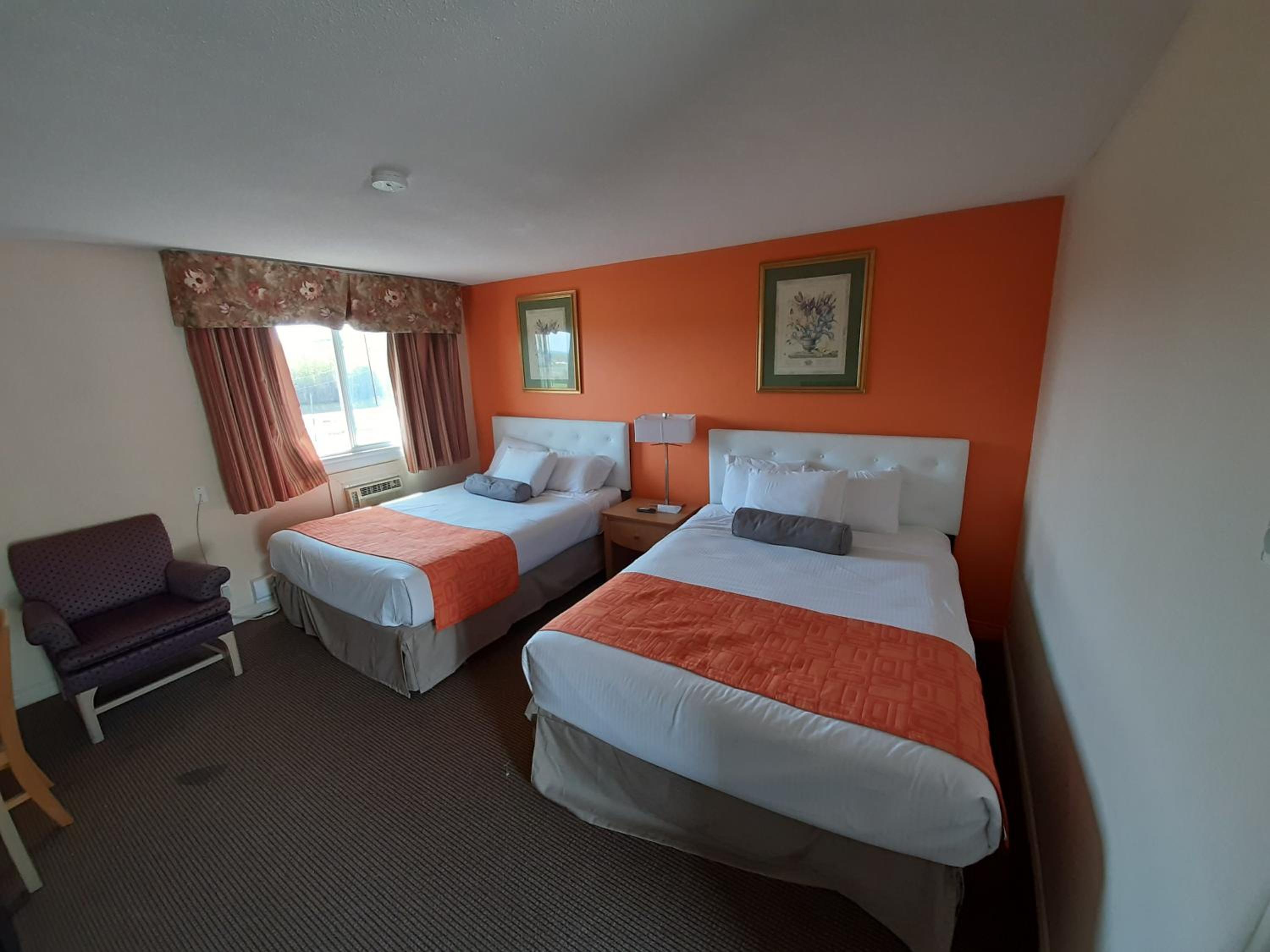 Double Room with Two Double Beds - Non-Smoking - Photo 4