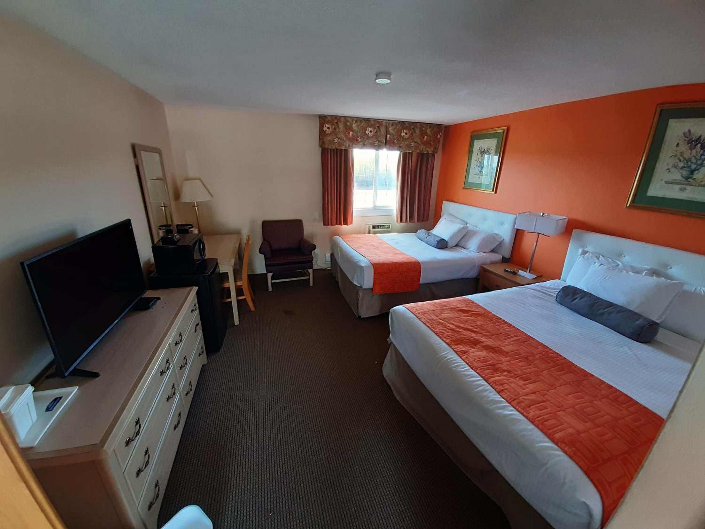 Double Room with Two Double Beds - Non-Smoking - Photo 2