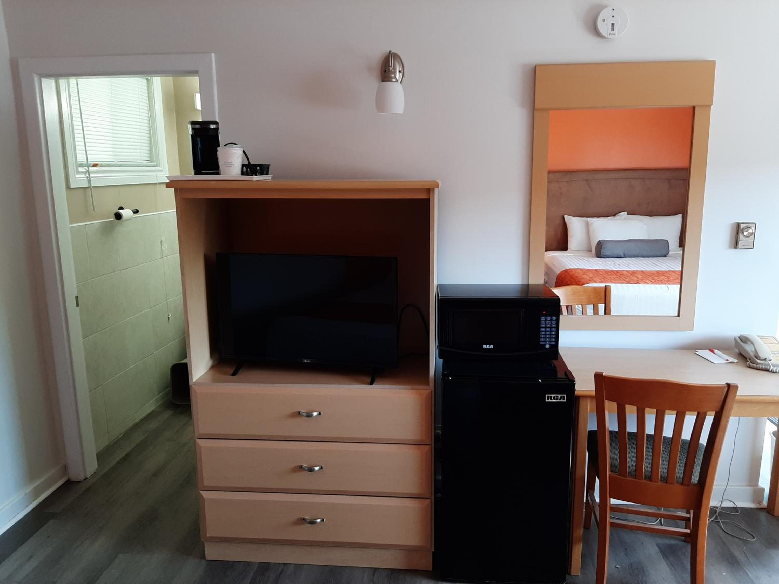 Double Room with Two Double Beds - Non-Smoking - Photo 3