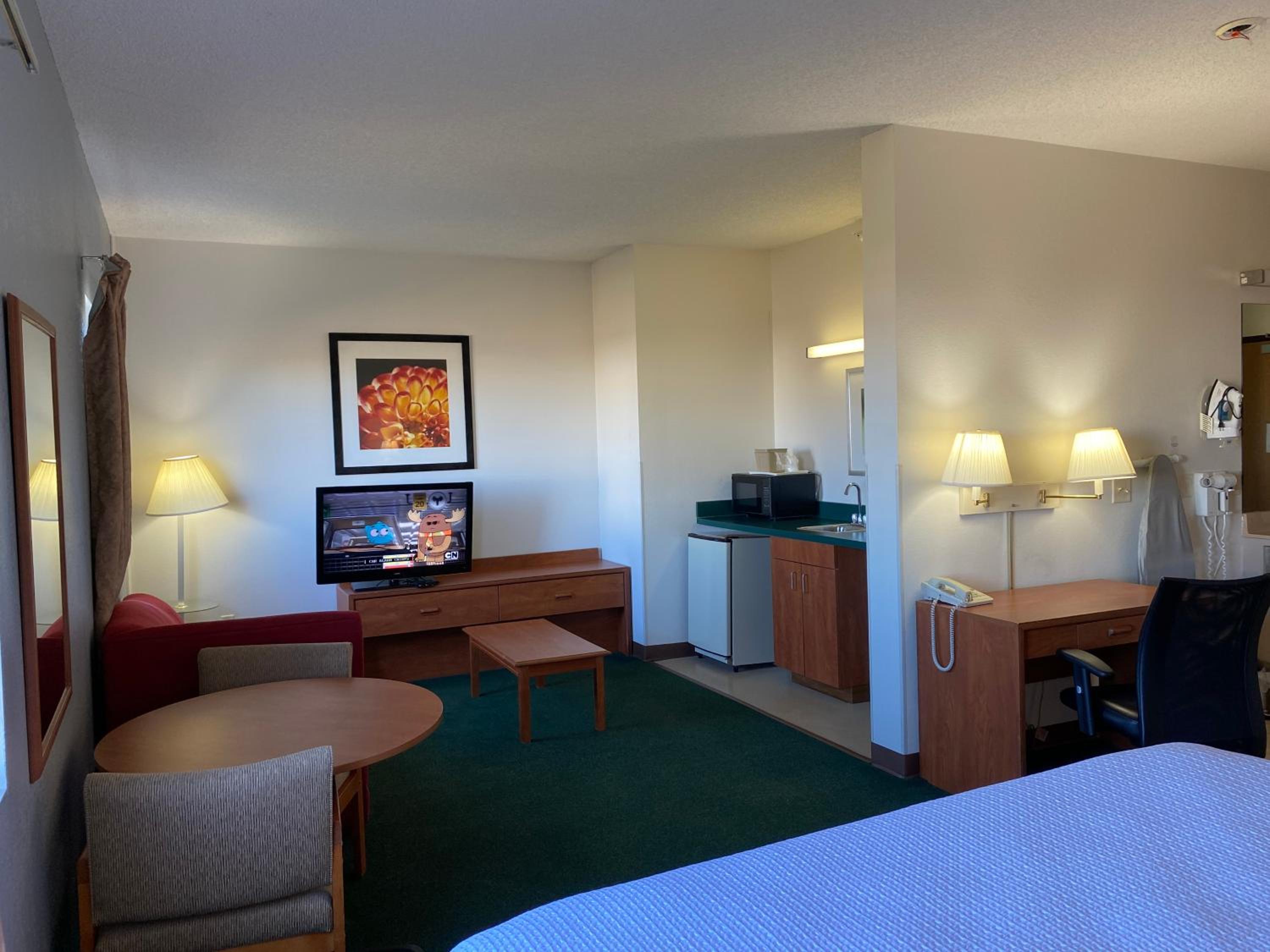 Suite with Hot Tub photo 1