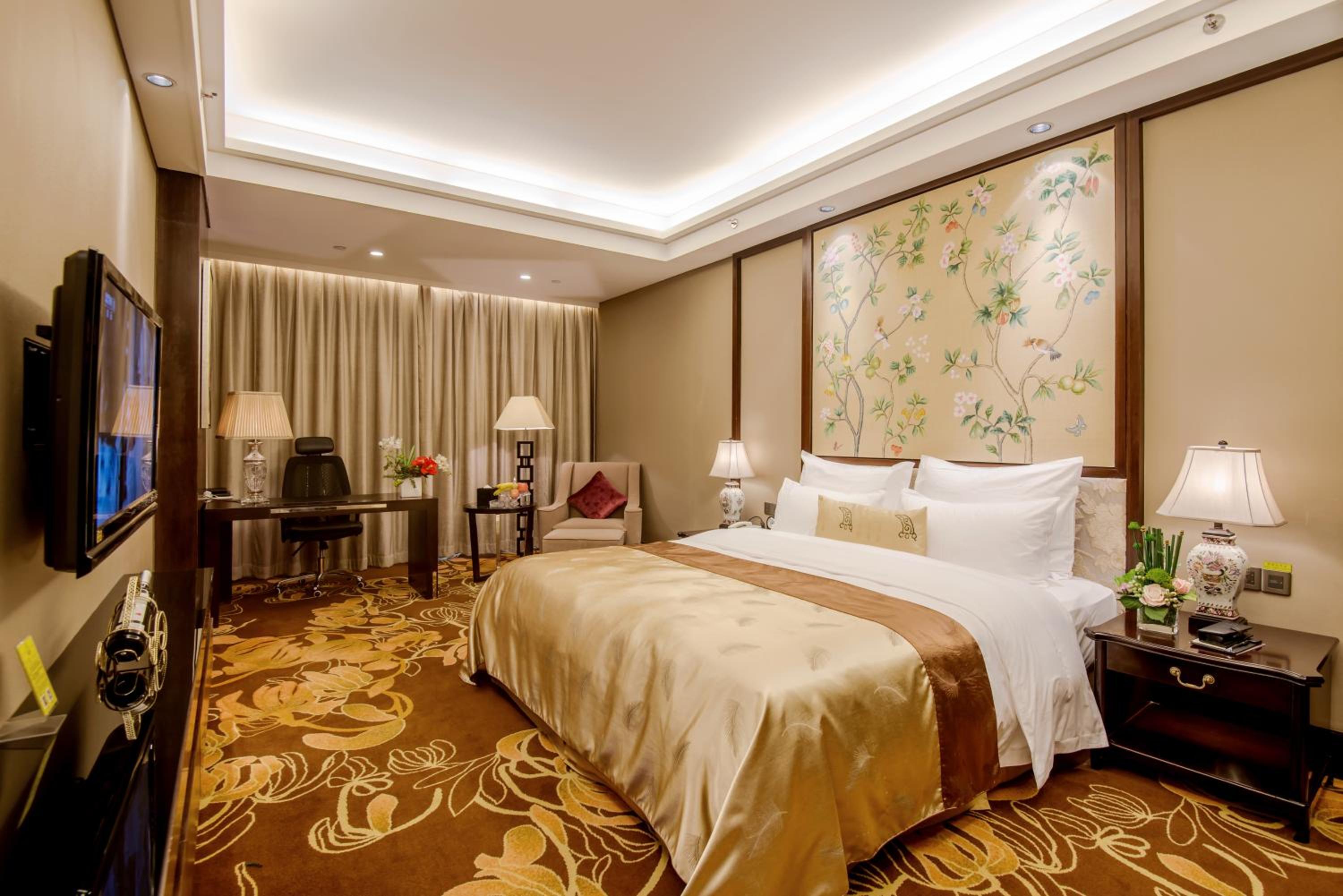 Main Building Executive King Bed Room