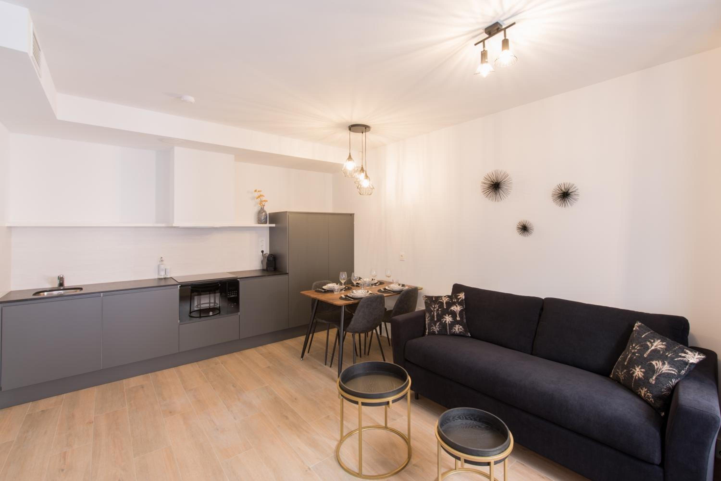 Apartment - Ground Floor - Photo 1