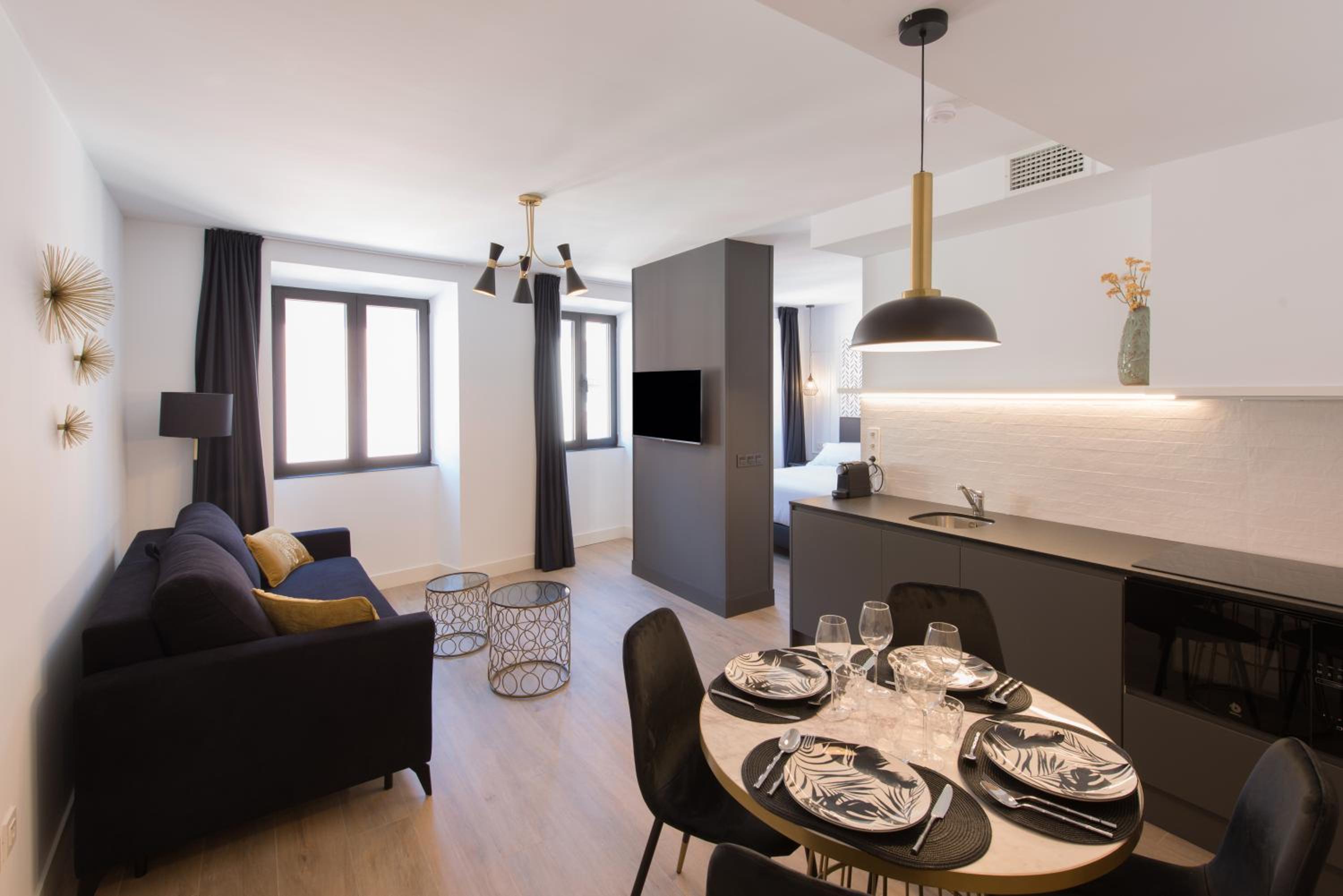 One-Bedroom Apartment - Photo 10