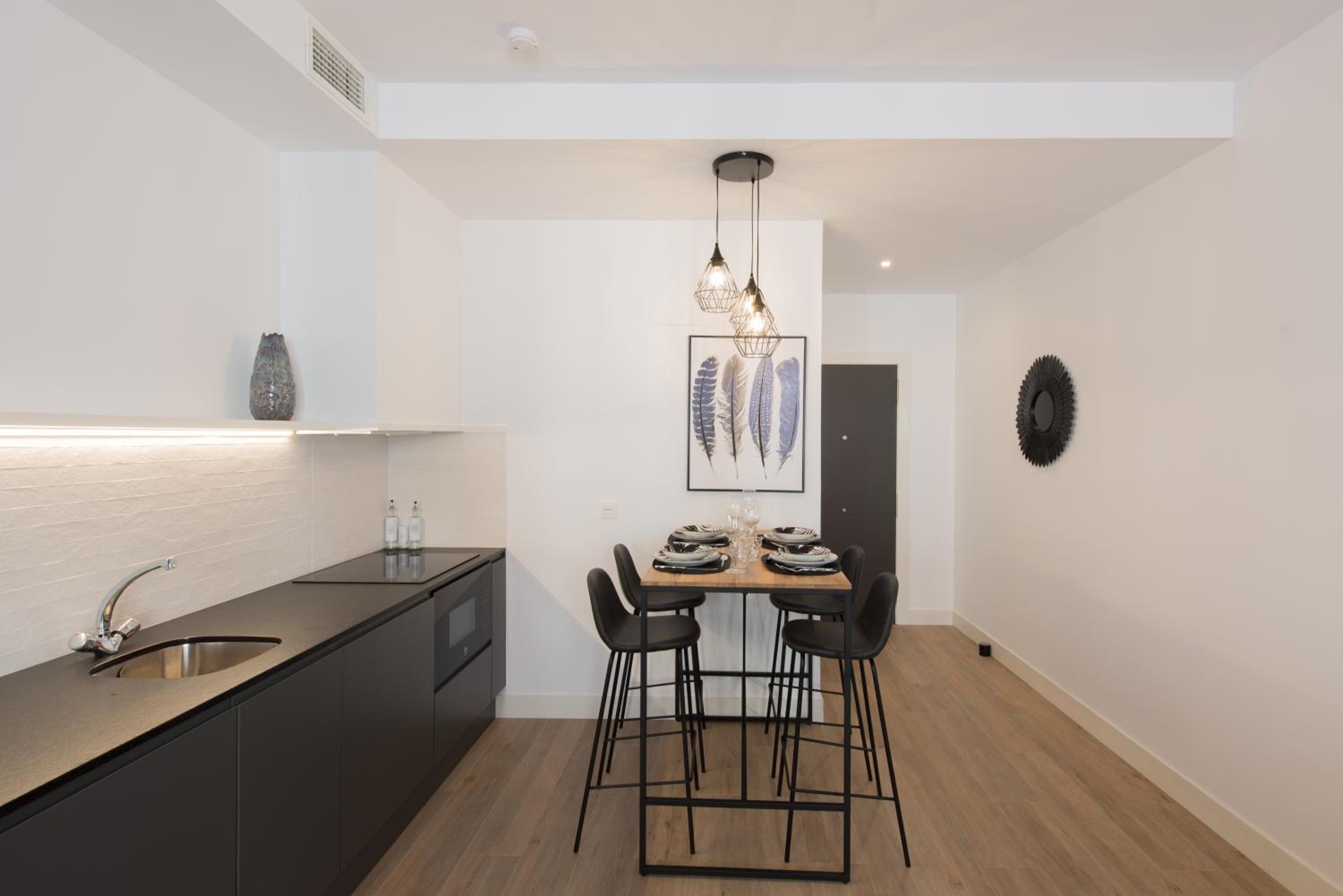 One-Bedroom Apartment - Photo 11