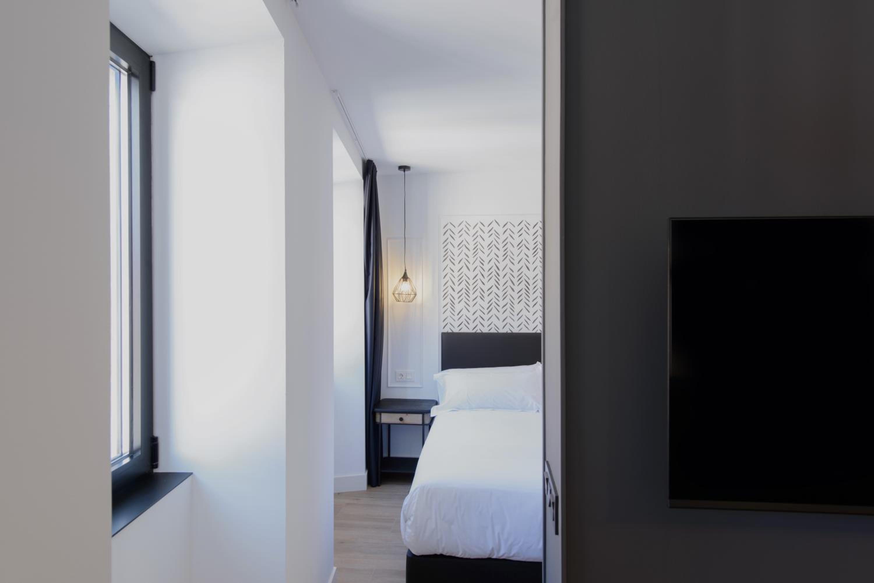 One-Bedroom Apartment - Photo 8