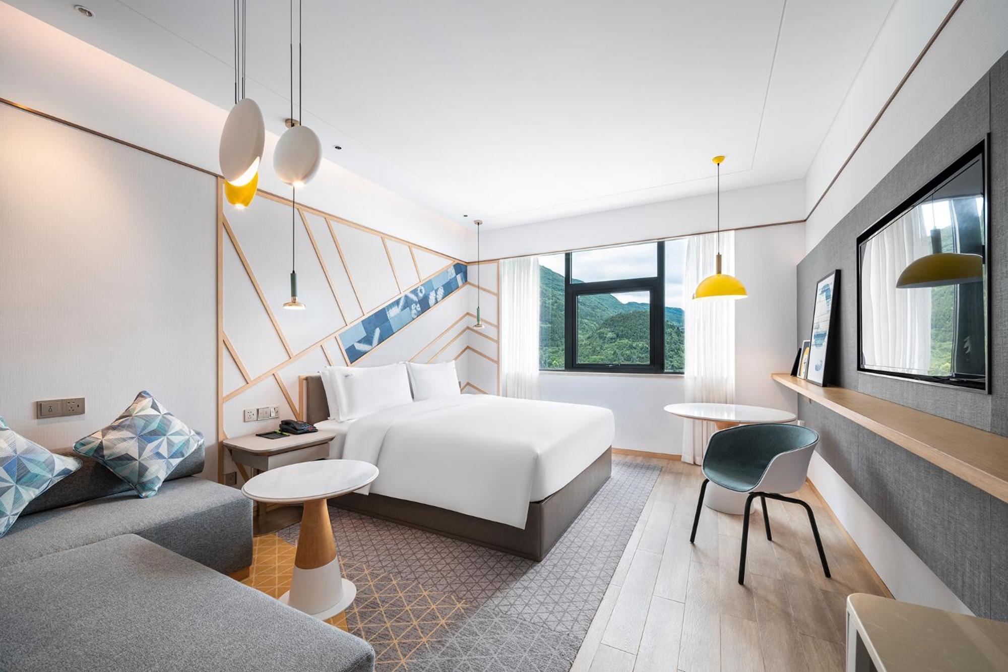 King Room with Mountain View