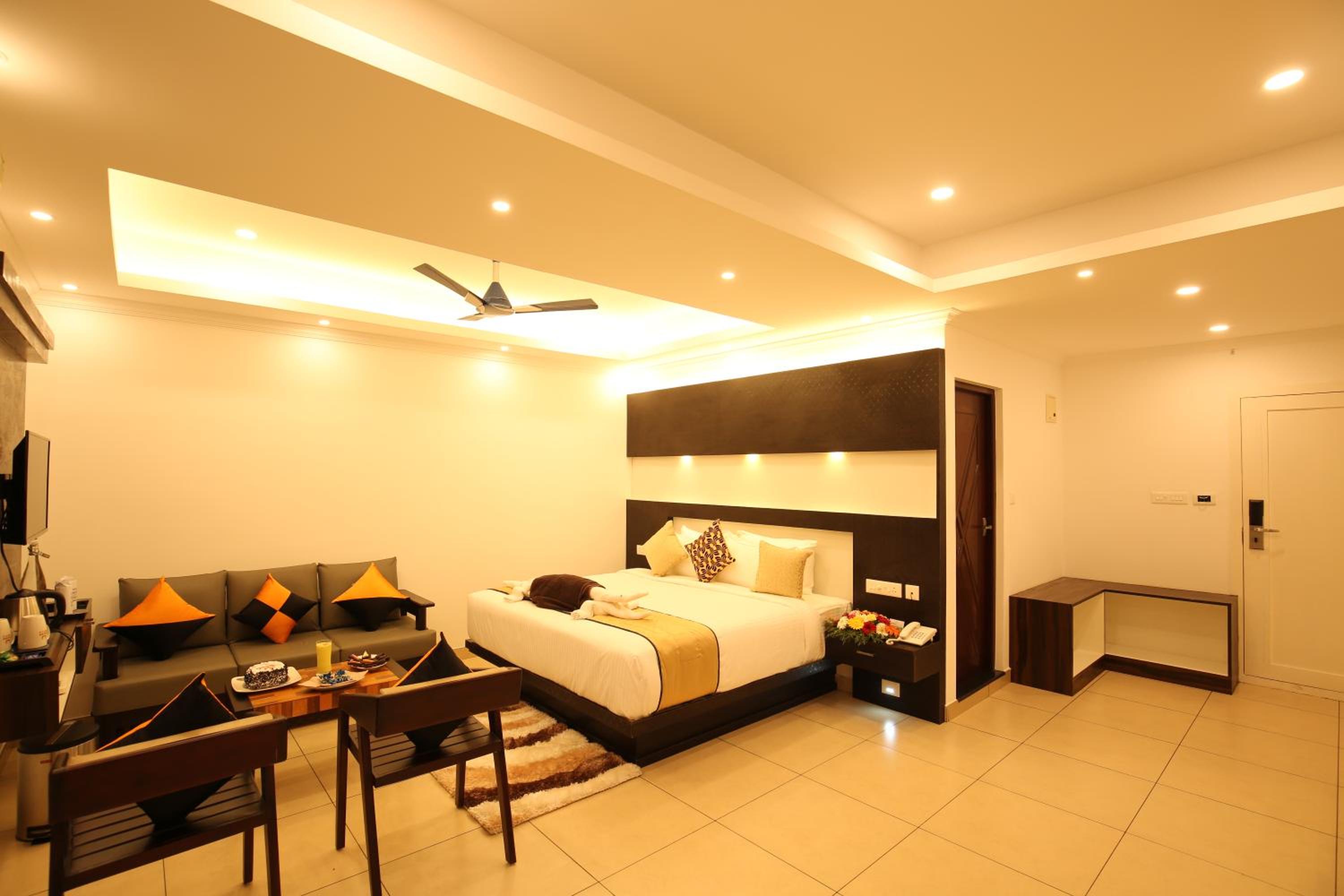 Double Room with Balcony - Photo 5
