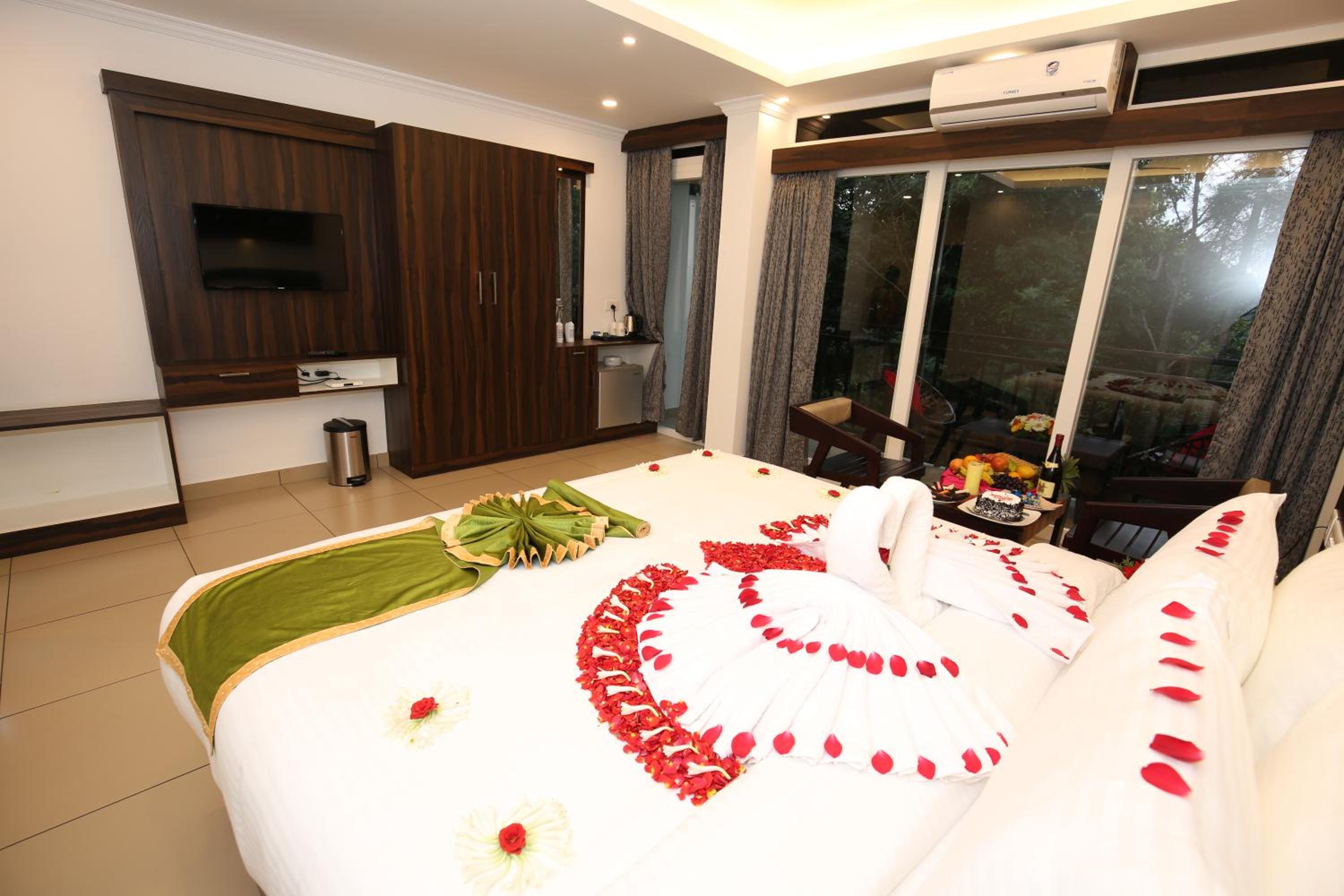 Deluxe Room - Photo 3