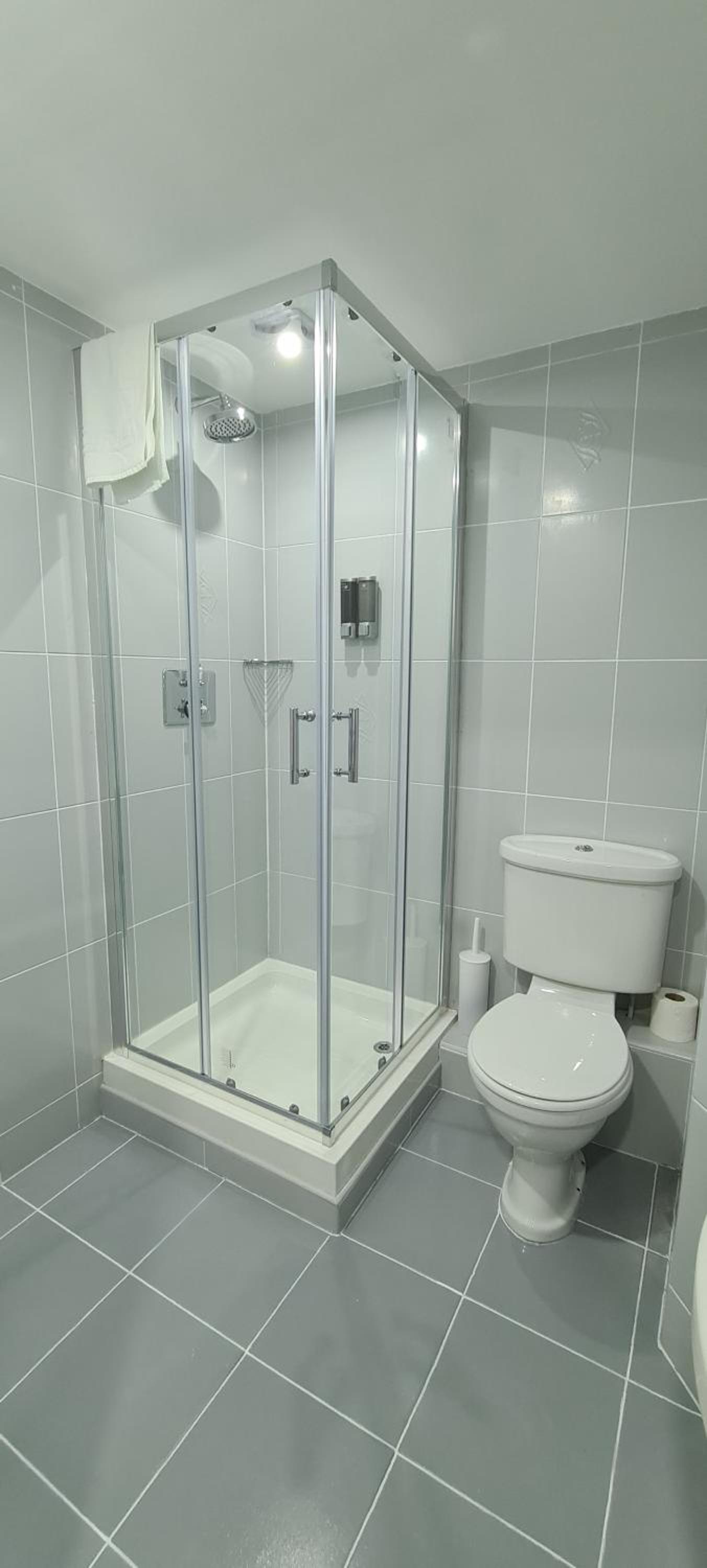 Small Double Room - Photo 8