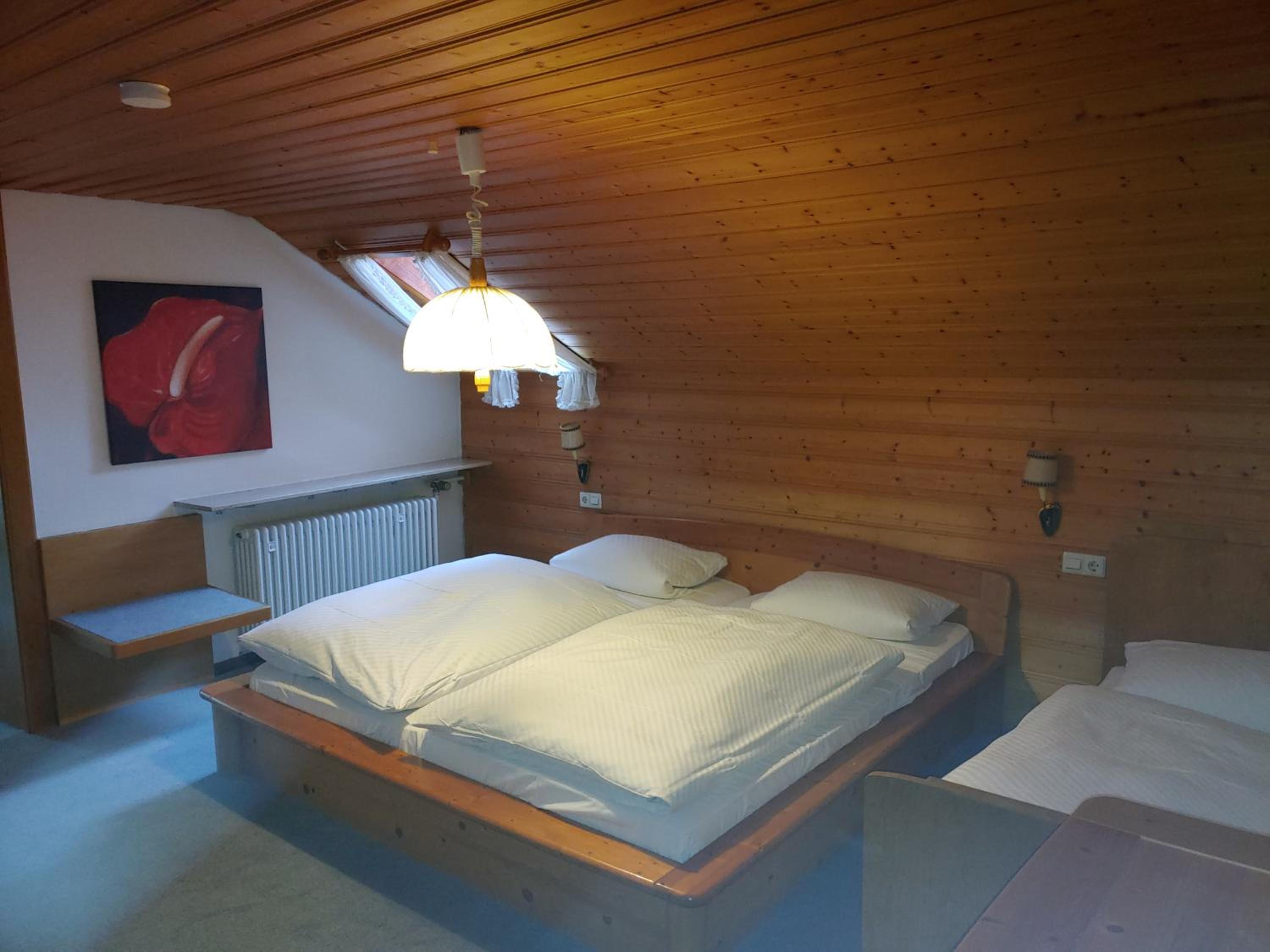 Family Room (4 Adults) - Photo 2