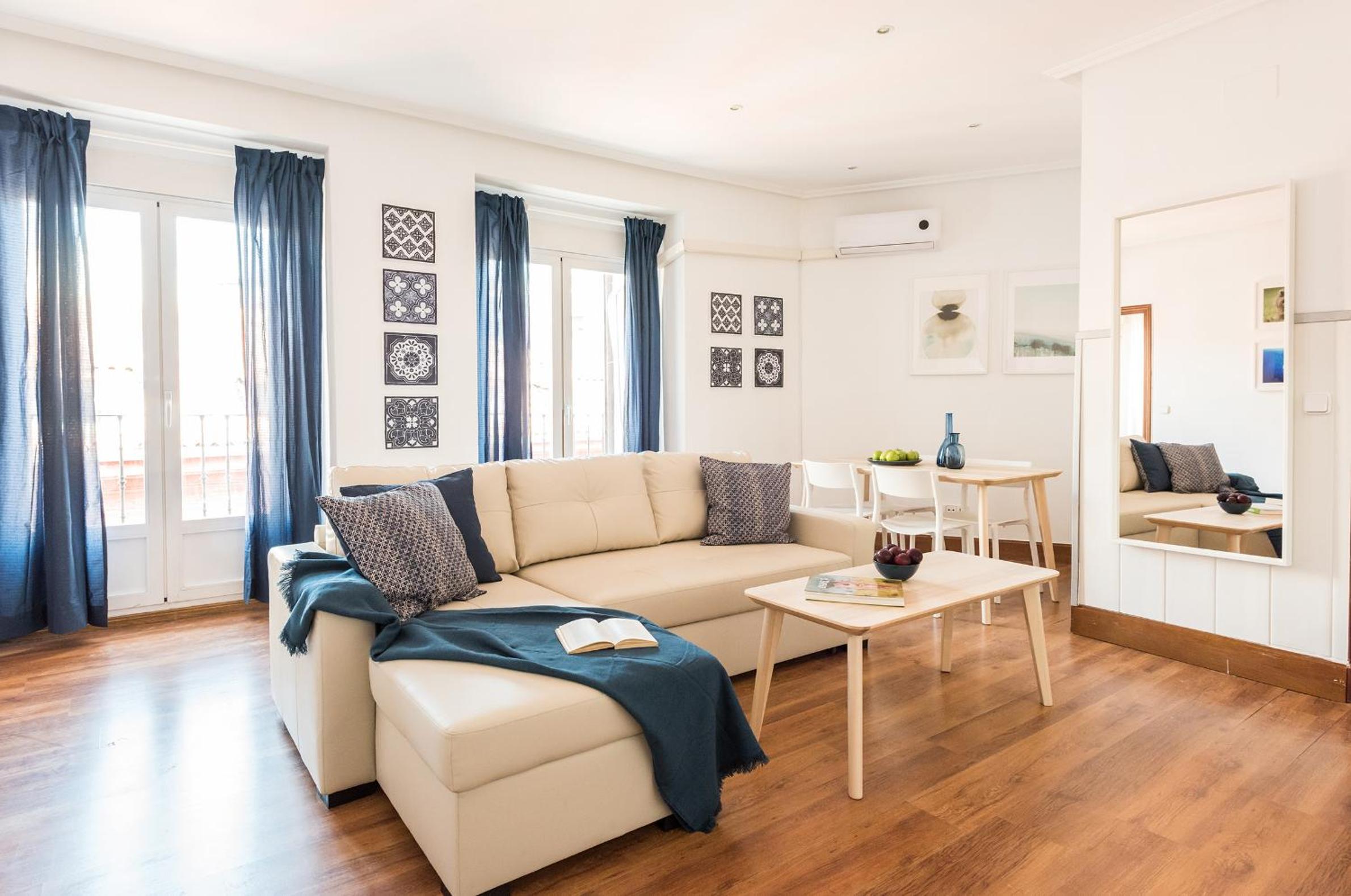 Apartamento con Balcón