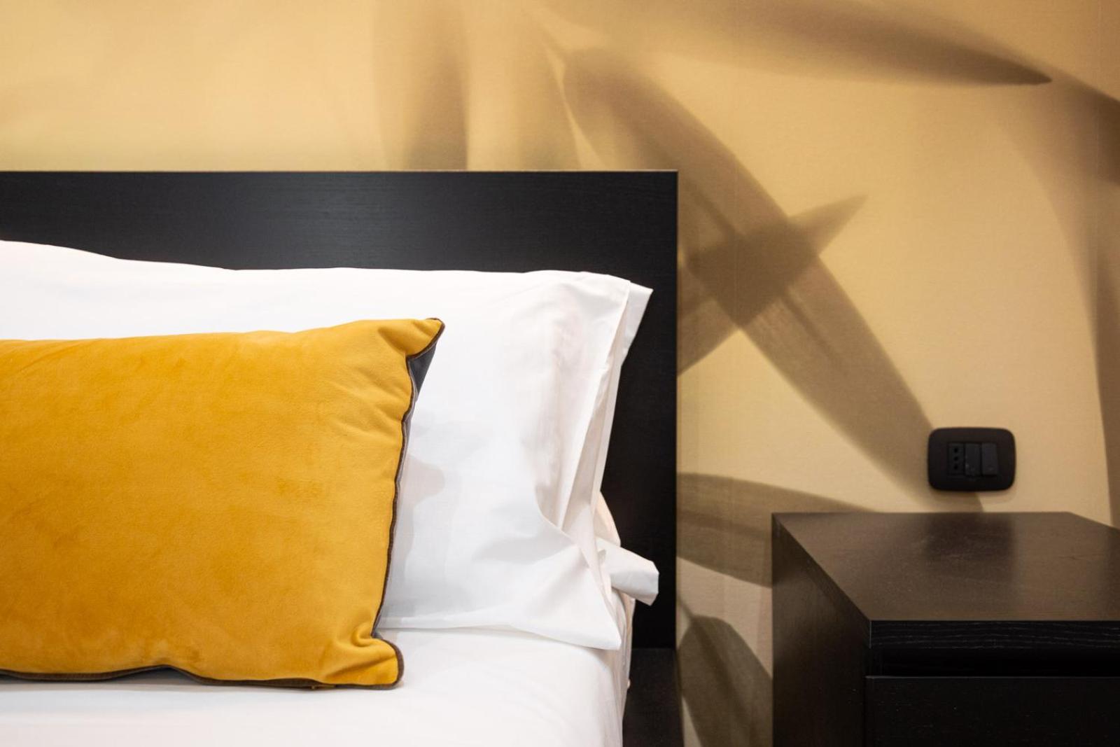 Deluxe Room (2 Adults + 1 Child)