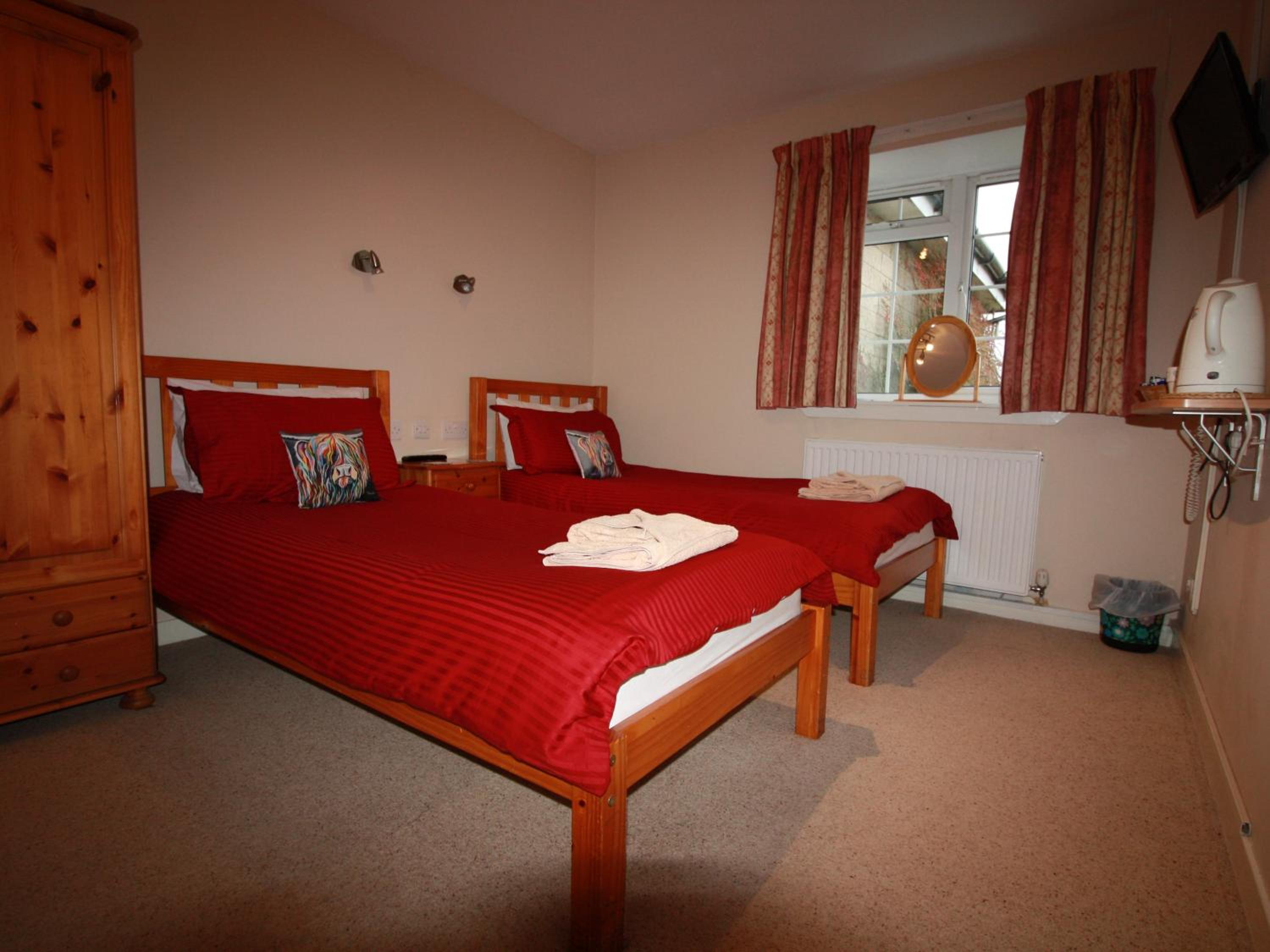 Twin Room with Private Bathroom