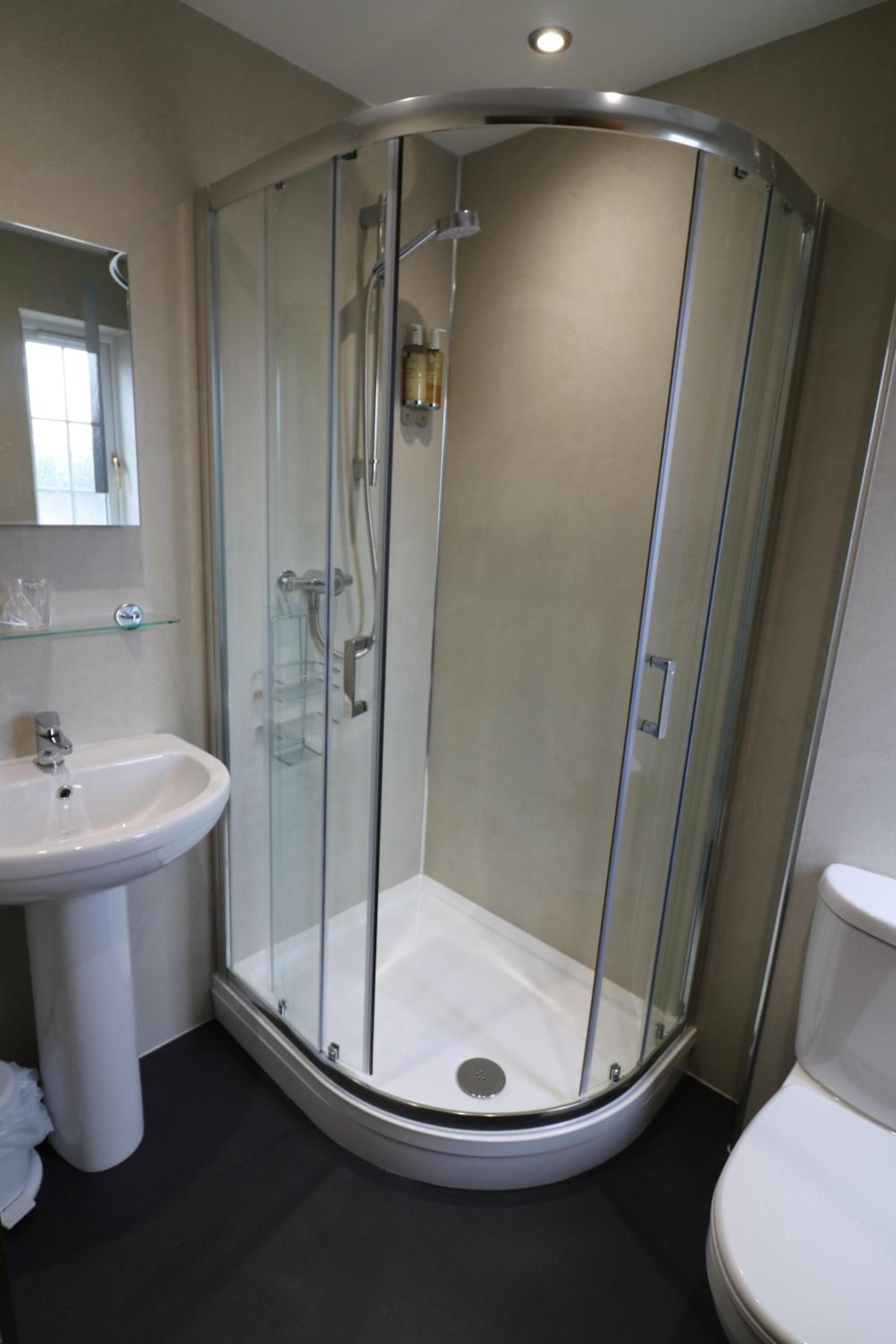 Double Room with Private Bathroom photo 2