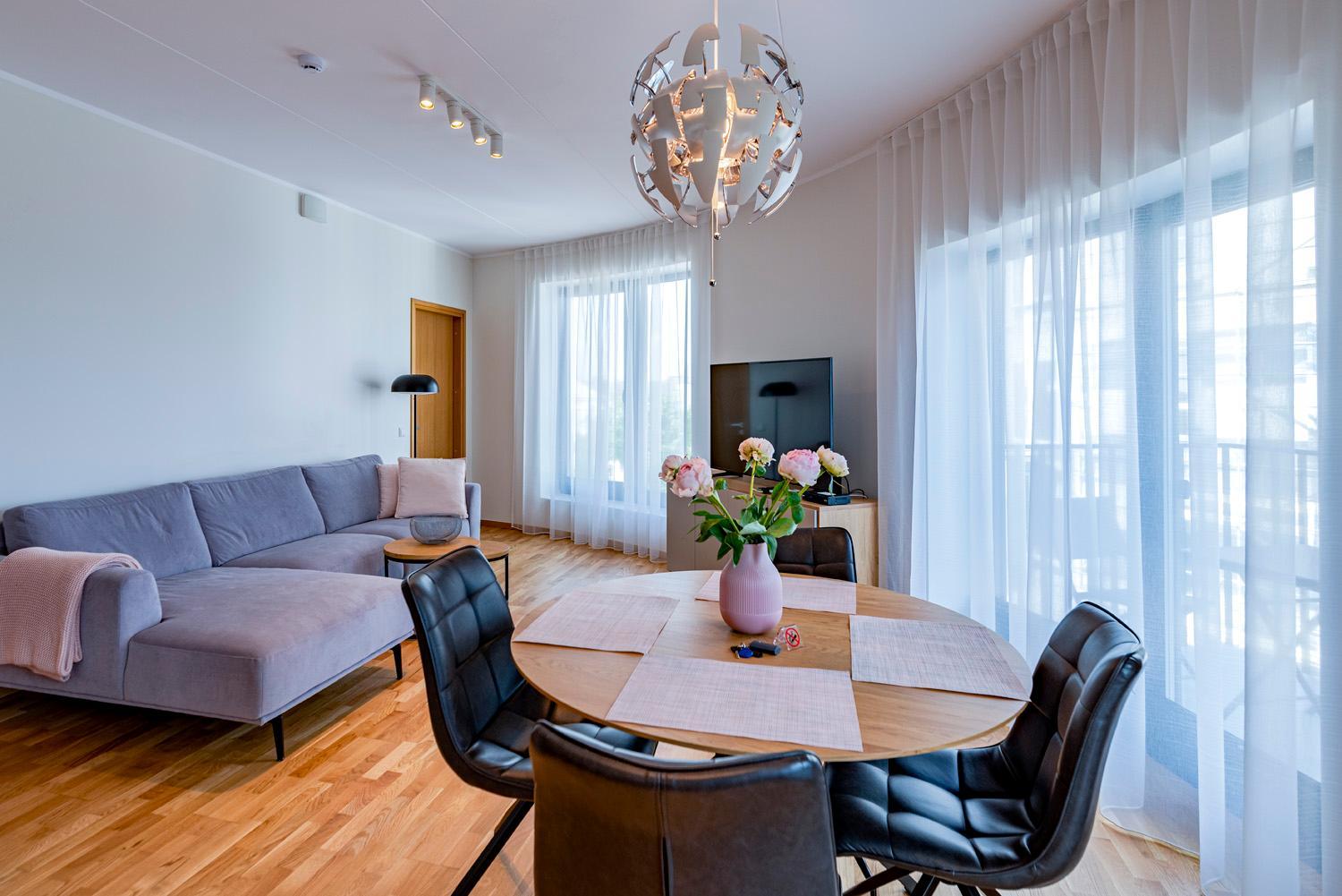 One-Bedroom Apartment - Photo 14
