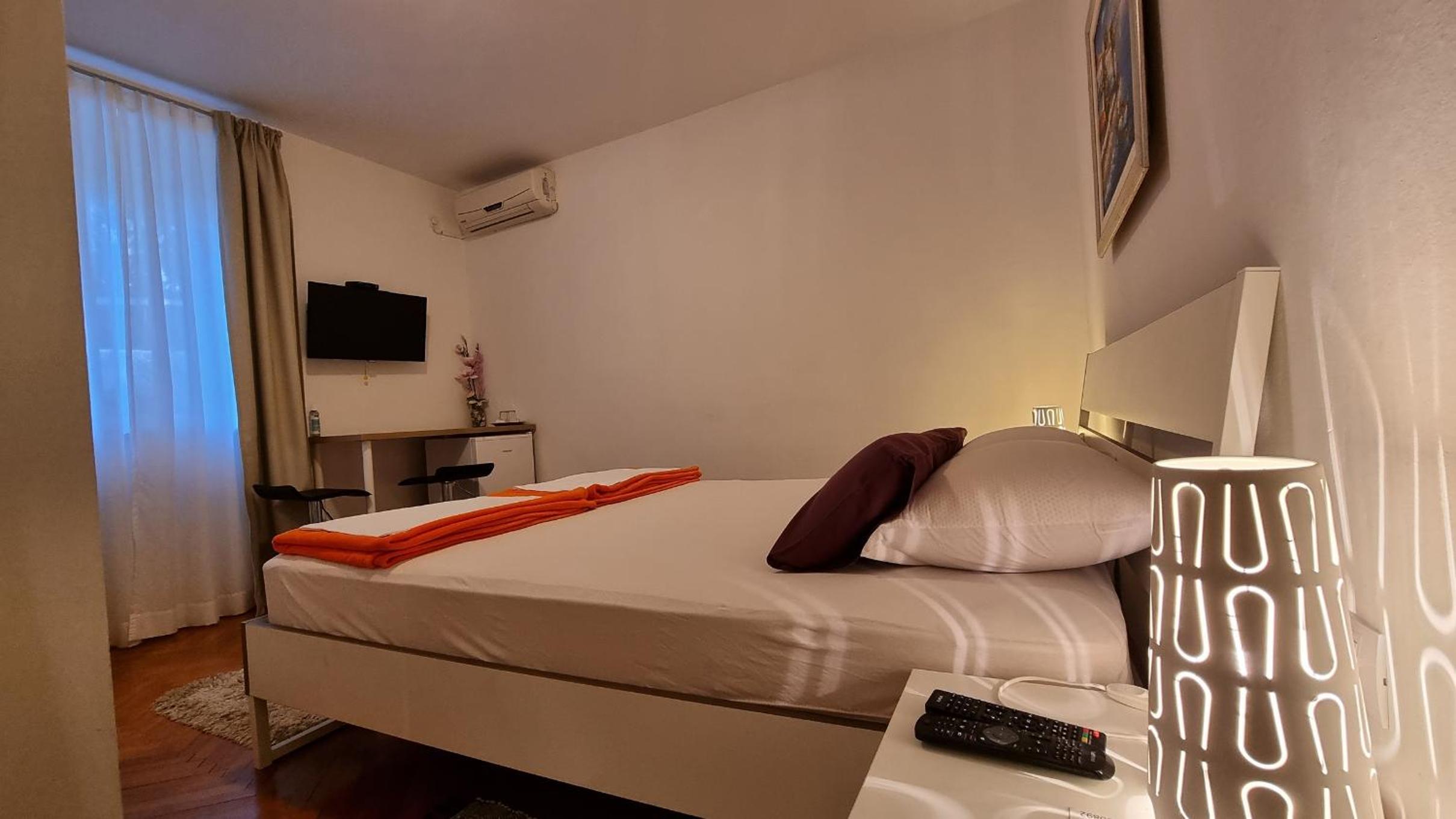 Standard King Room