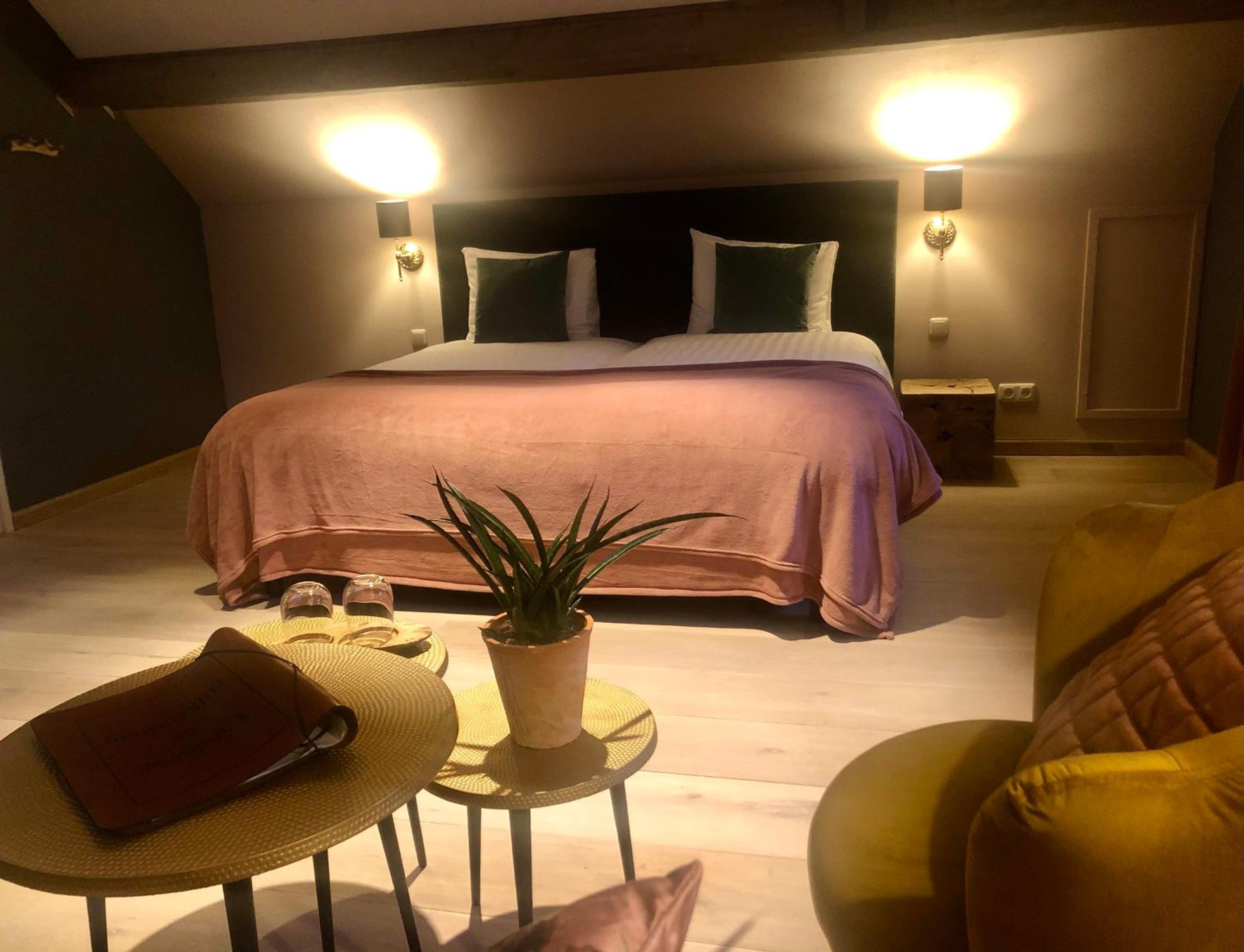 Large Double Room photo 1