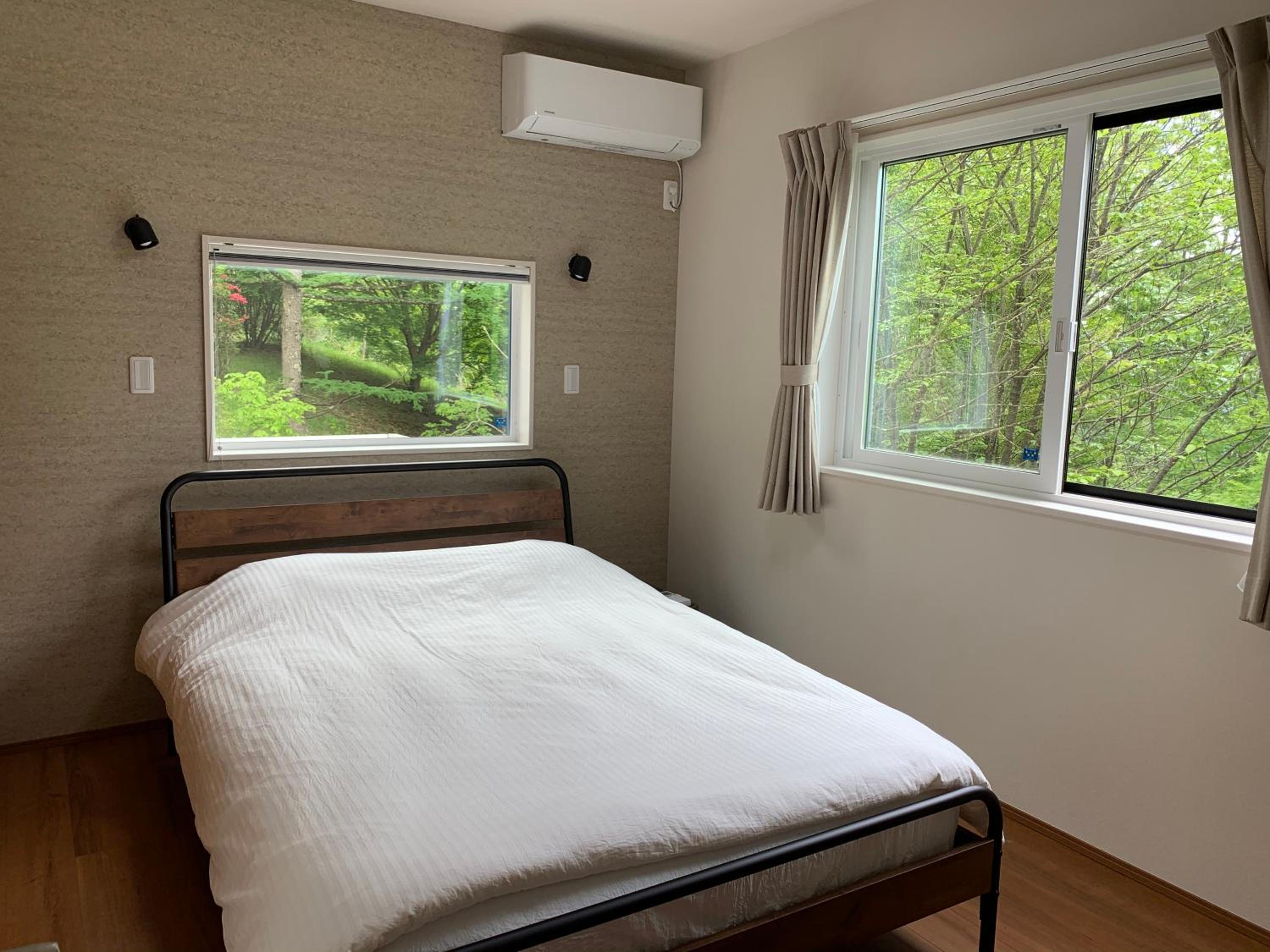 Three-Bedroom House - Photo 30