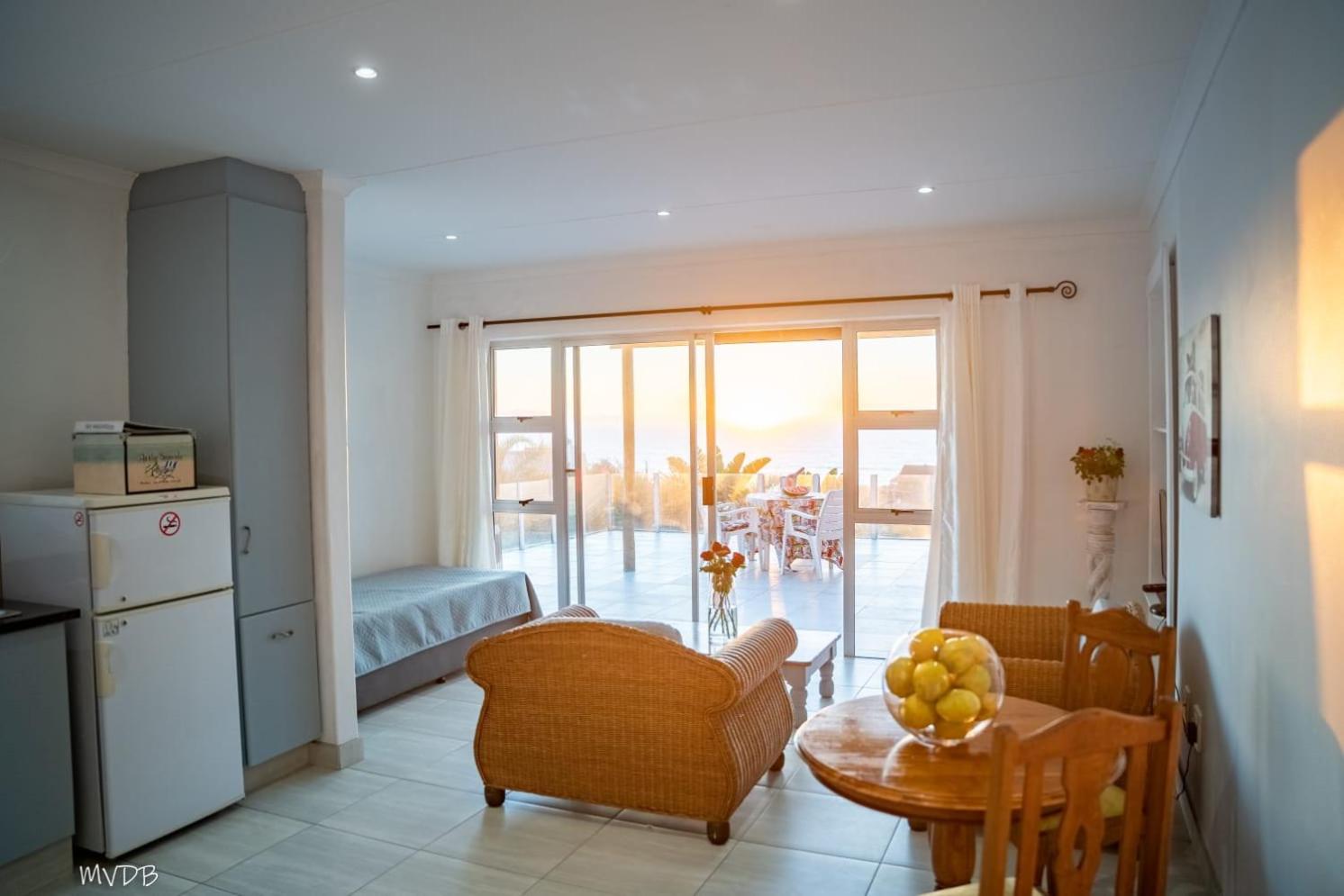 Apartment - Split Level - Photo 14