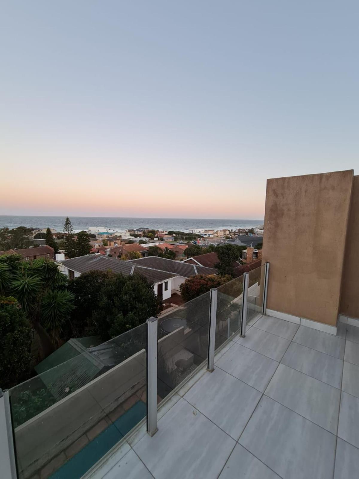 Apartment - Split Level - Photo 17