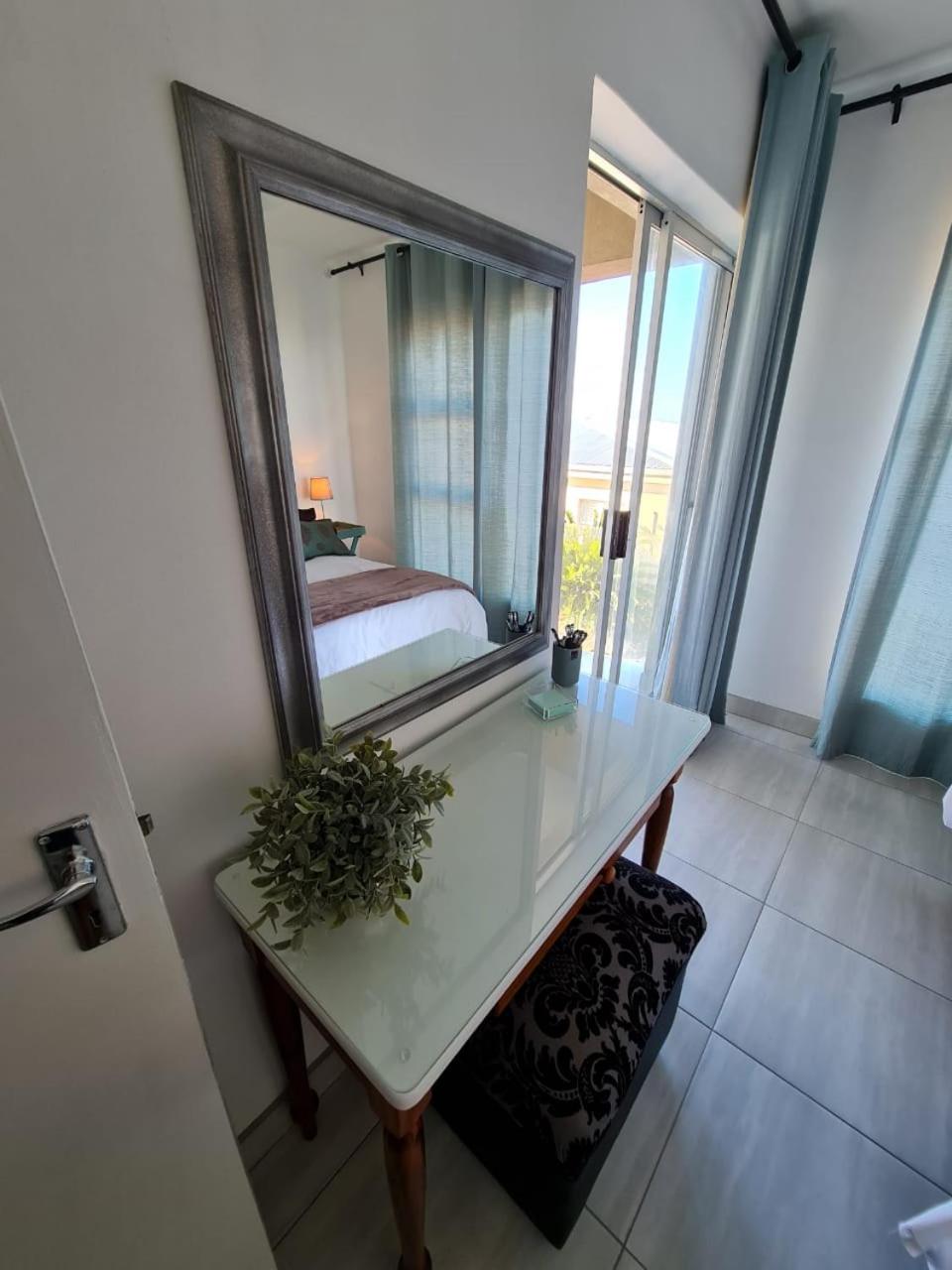 Apartment with Shower - Photo 12