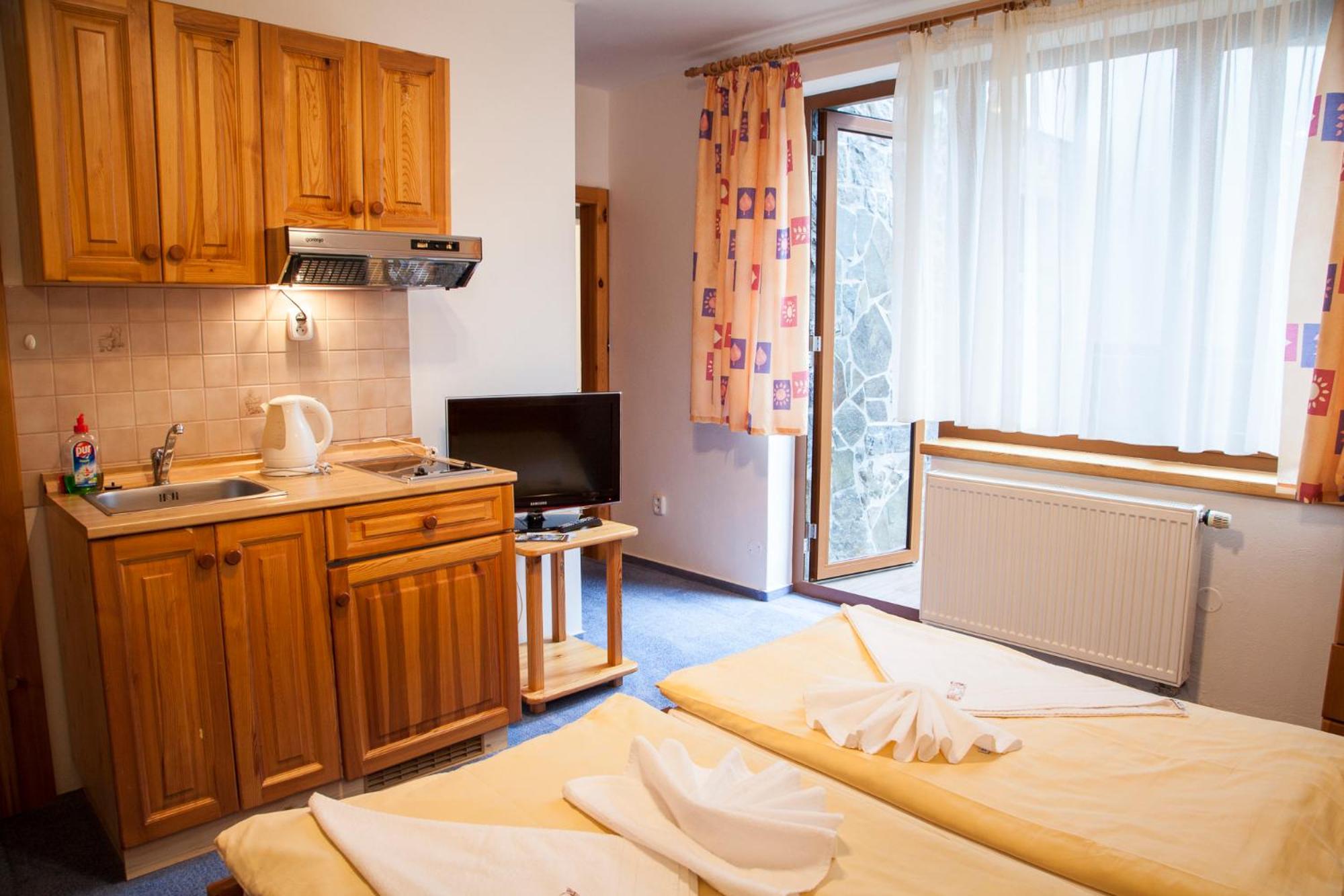 Economy Double Room photo 3