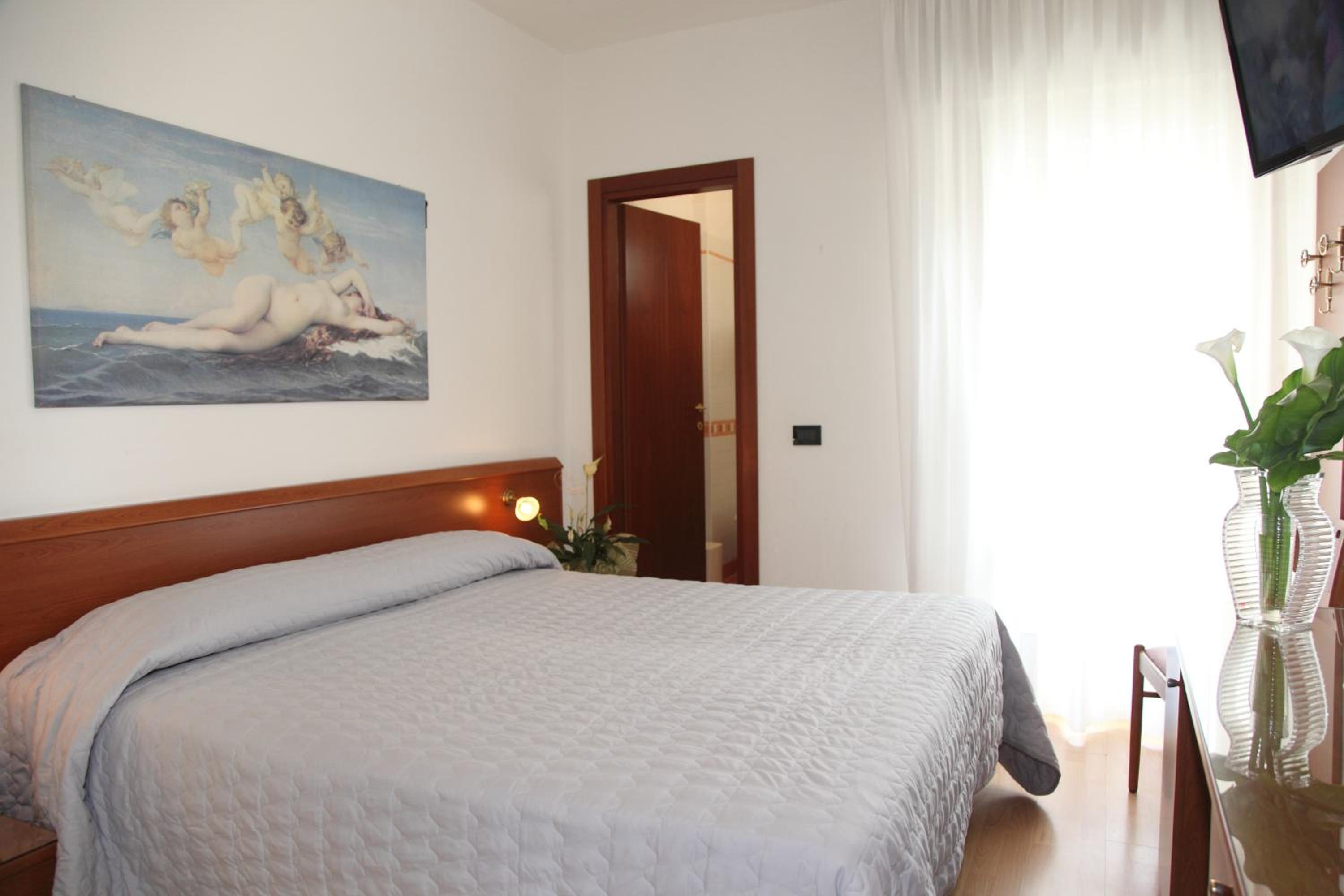 Double or Twin Room with Beach Access photo 1