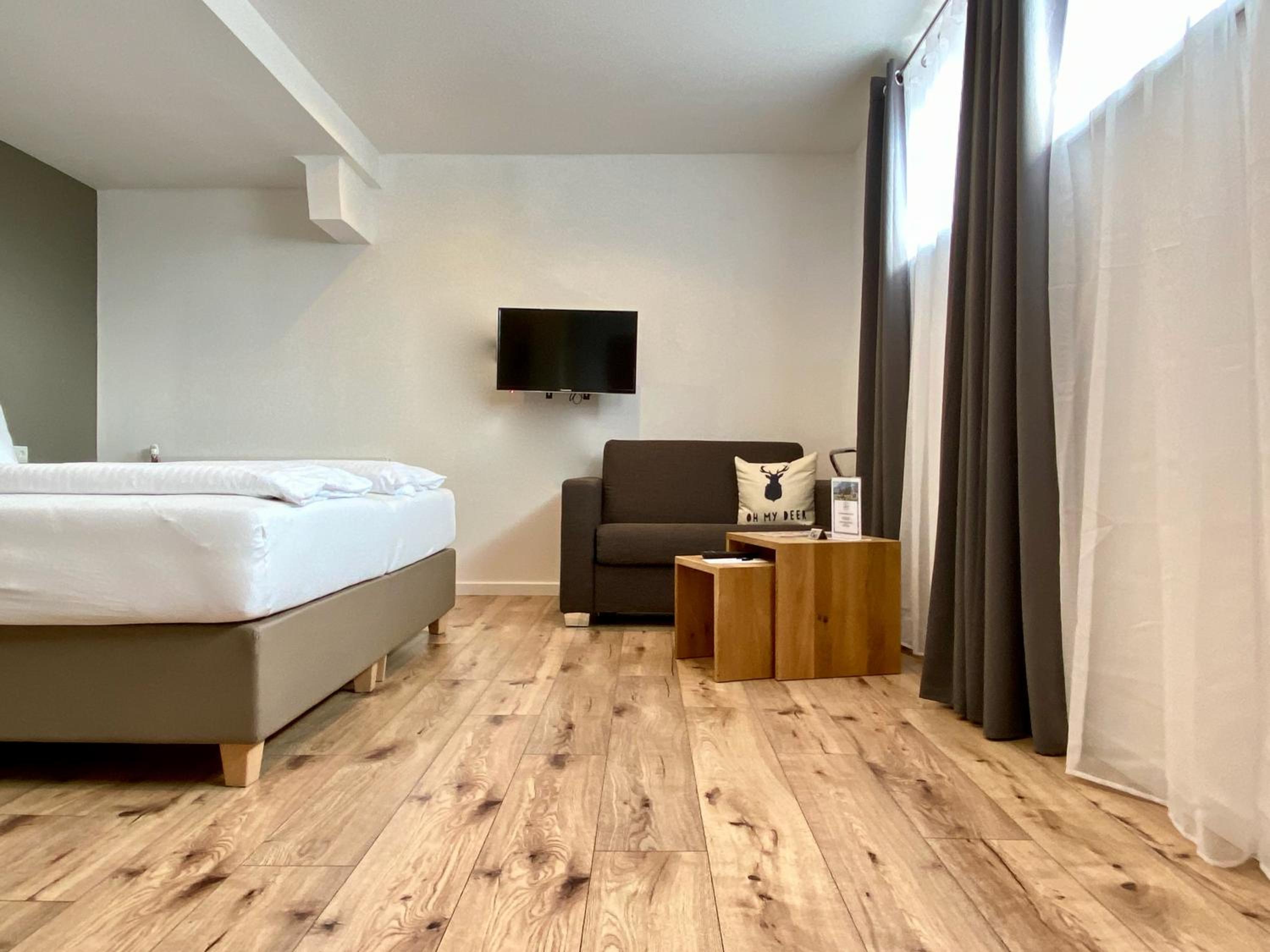 Standard Double Room Without Balcony - Photo 3