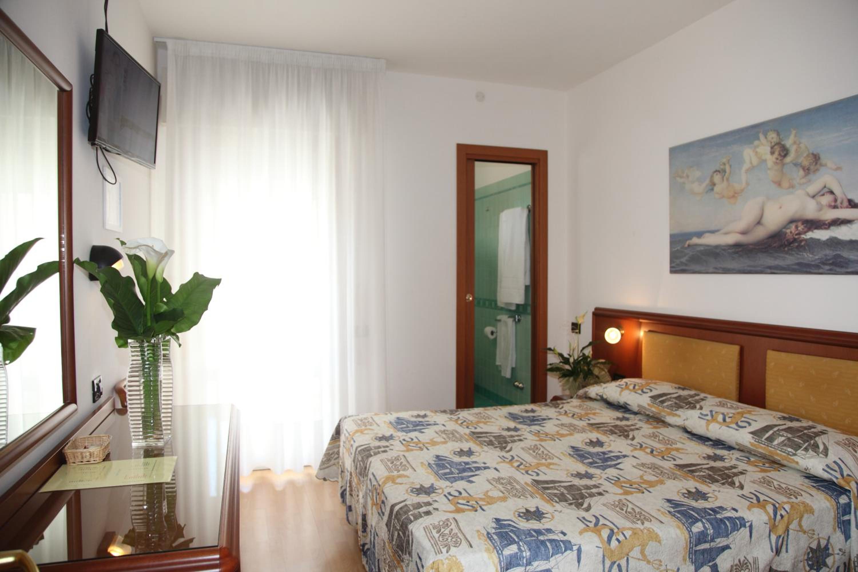 Basic Triple Room with Beach Access photo 1