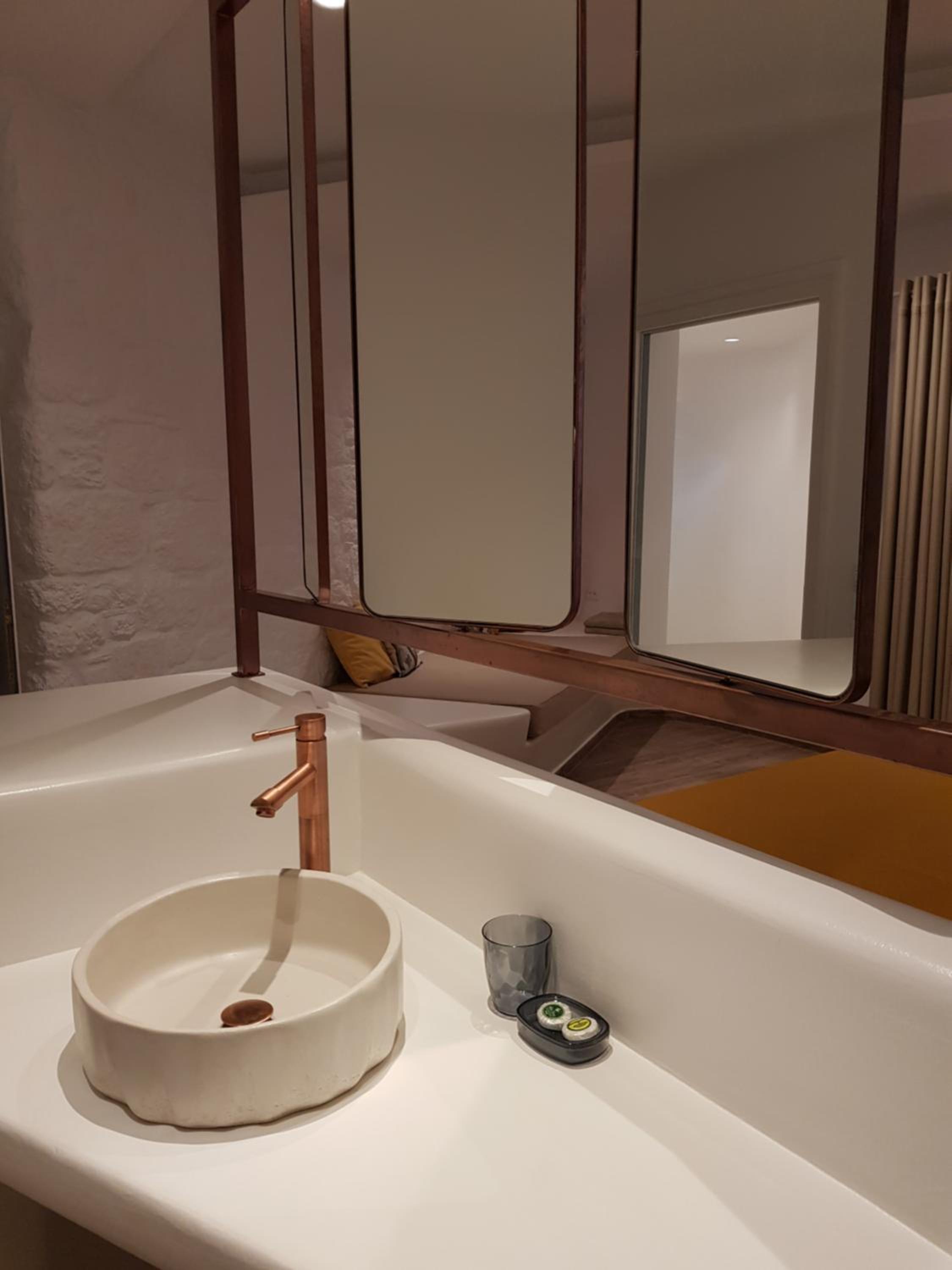 Deluxe Double Room with Sea View - Photo 5