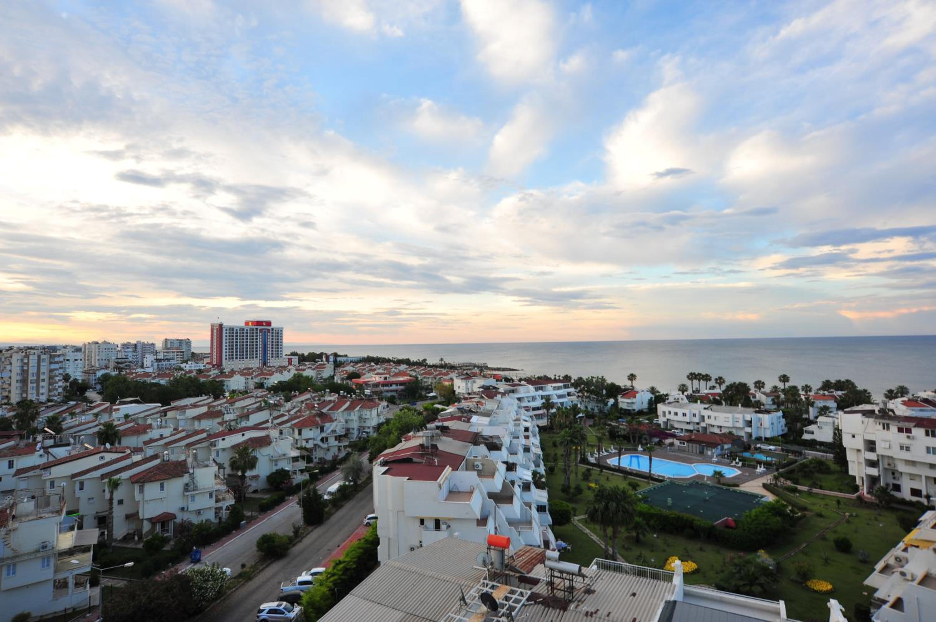 Double Room with Sea View thumbnail 5