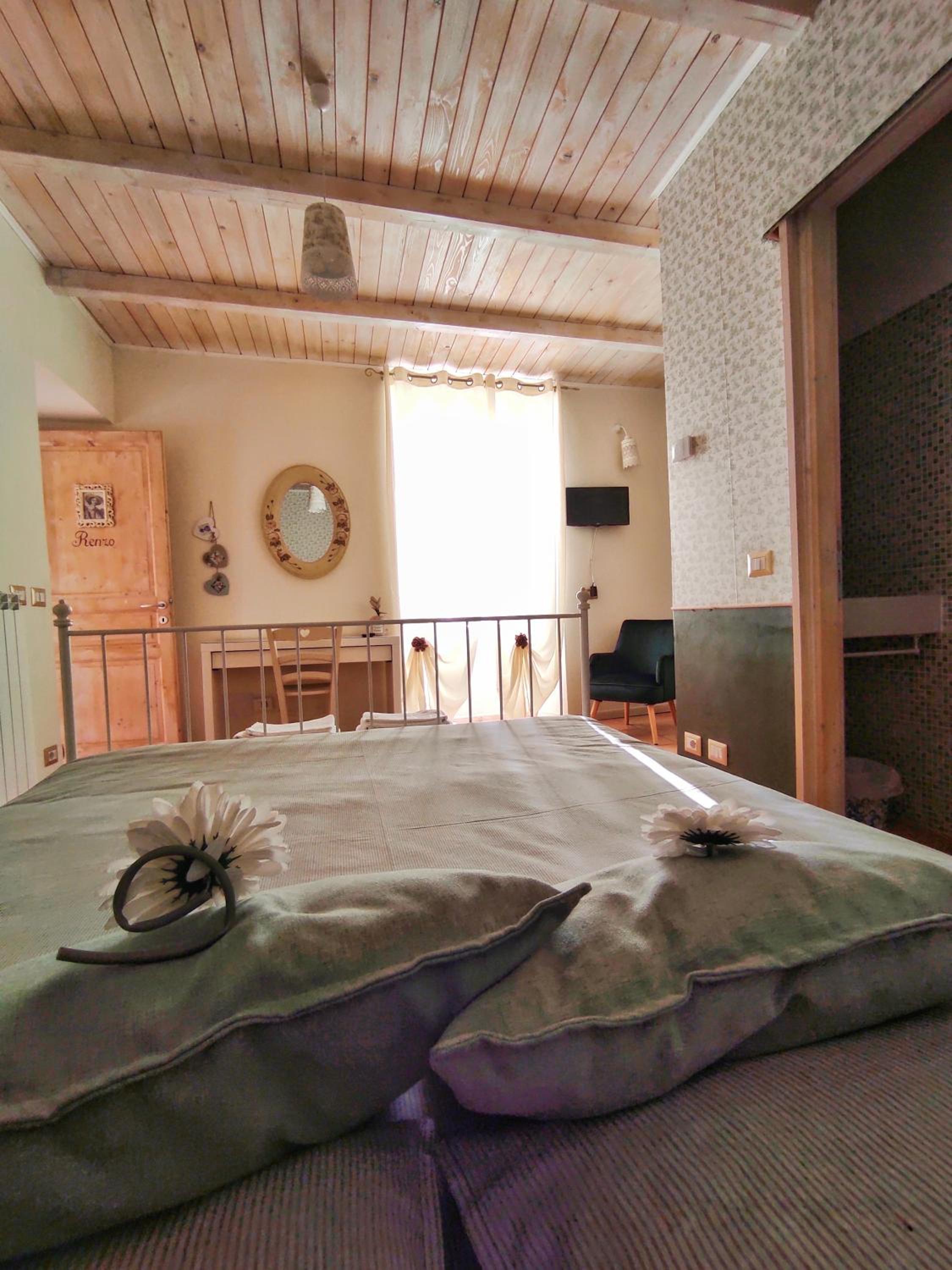 Double Room - Photo 9