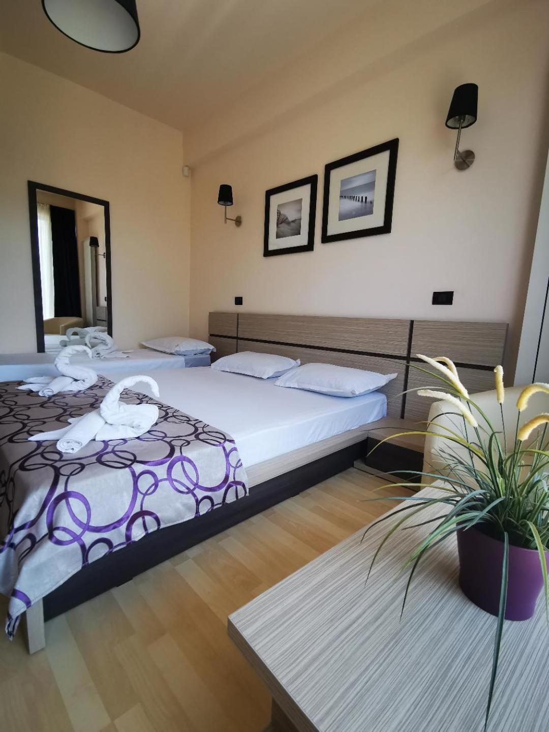 Double Room with Extra Bed photo 3