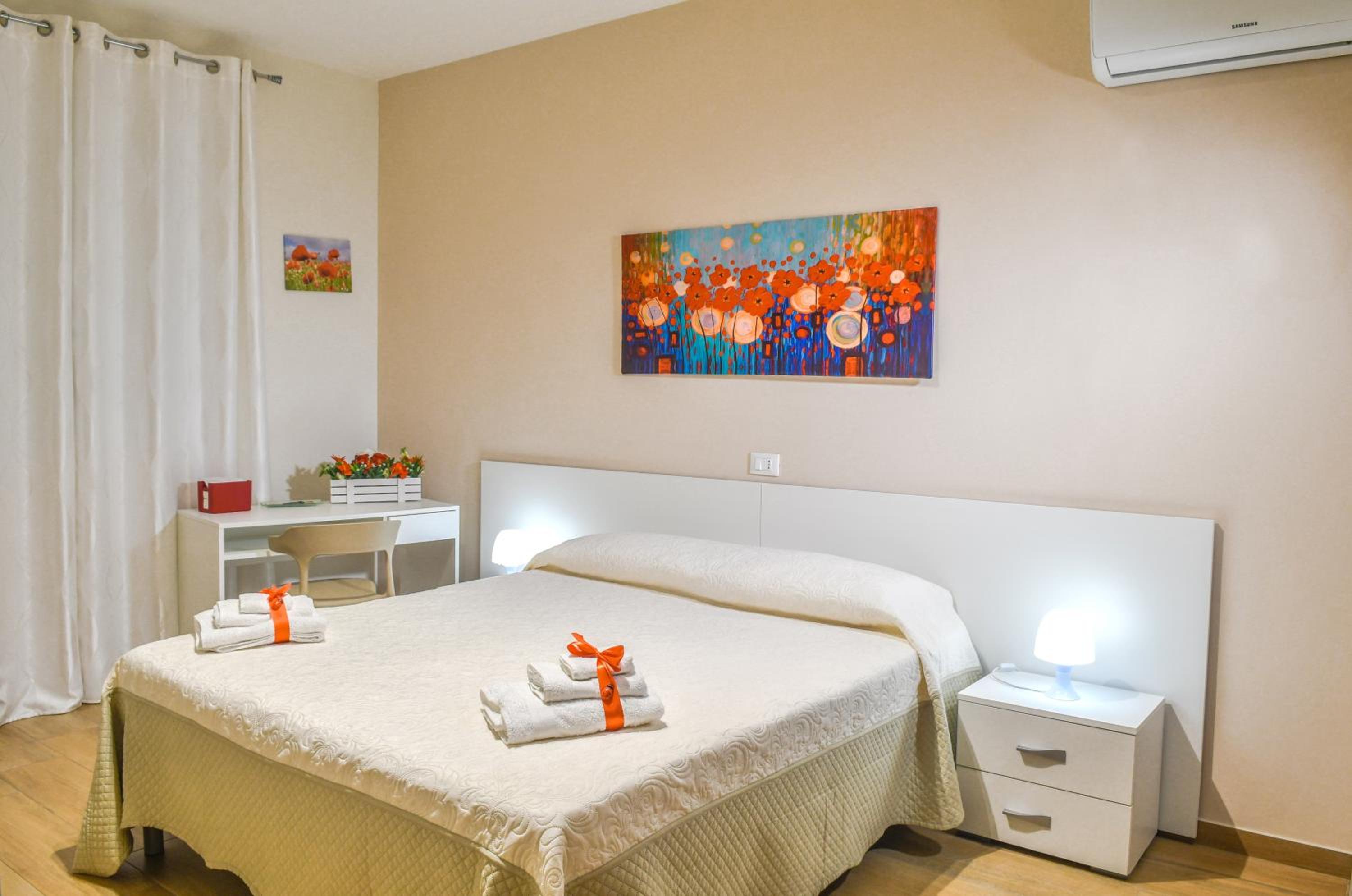 Double or Twin Room with Private Bathroom - Photo 1