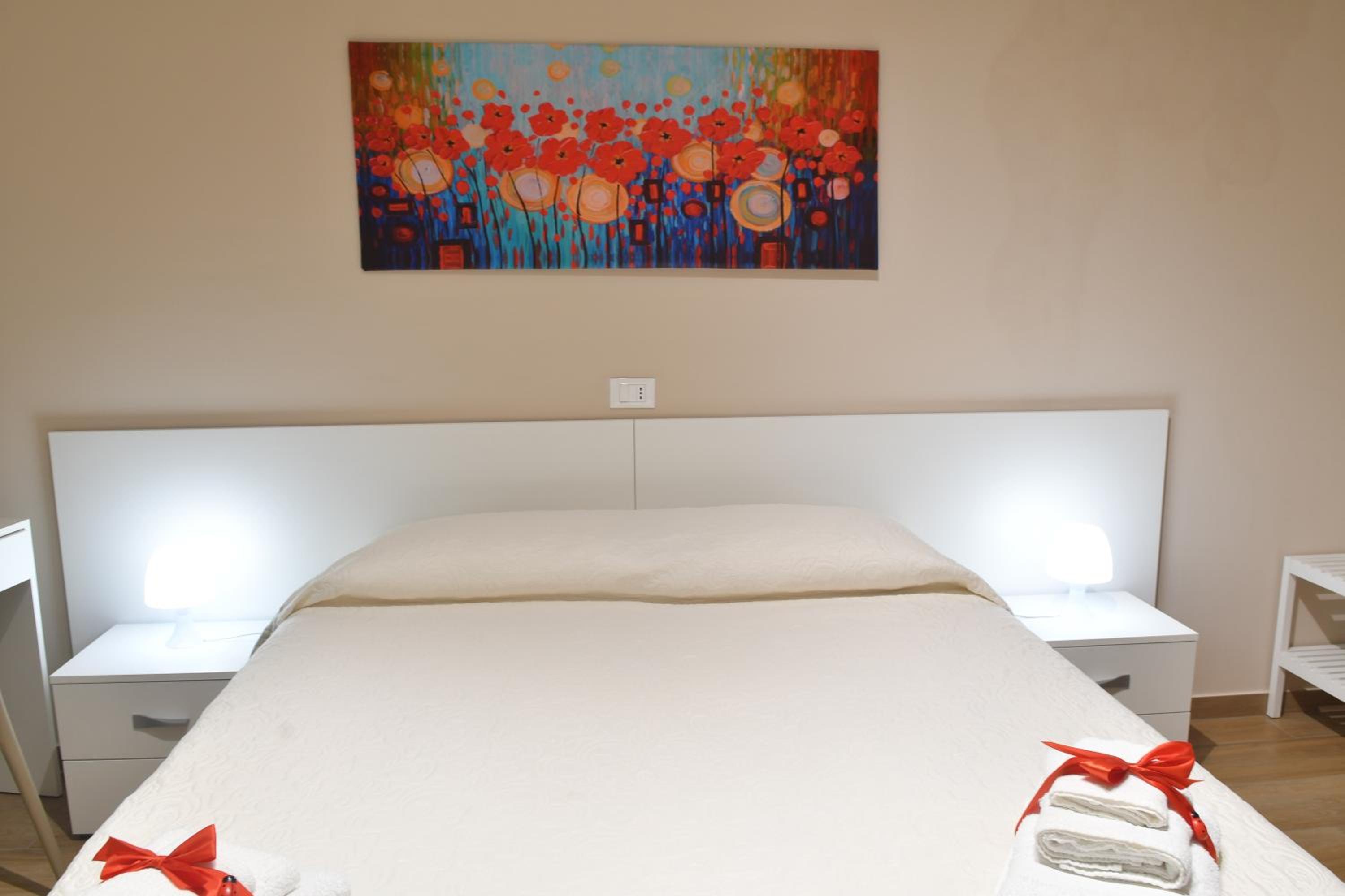 Double or Twin Room with Private Bathroom - Photo 5