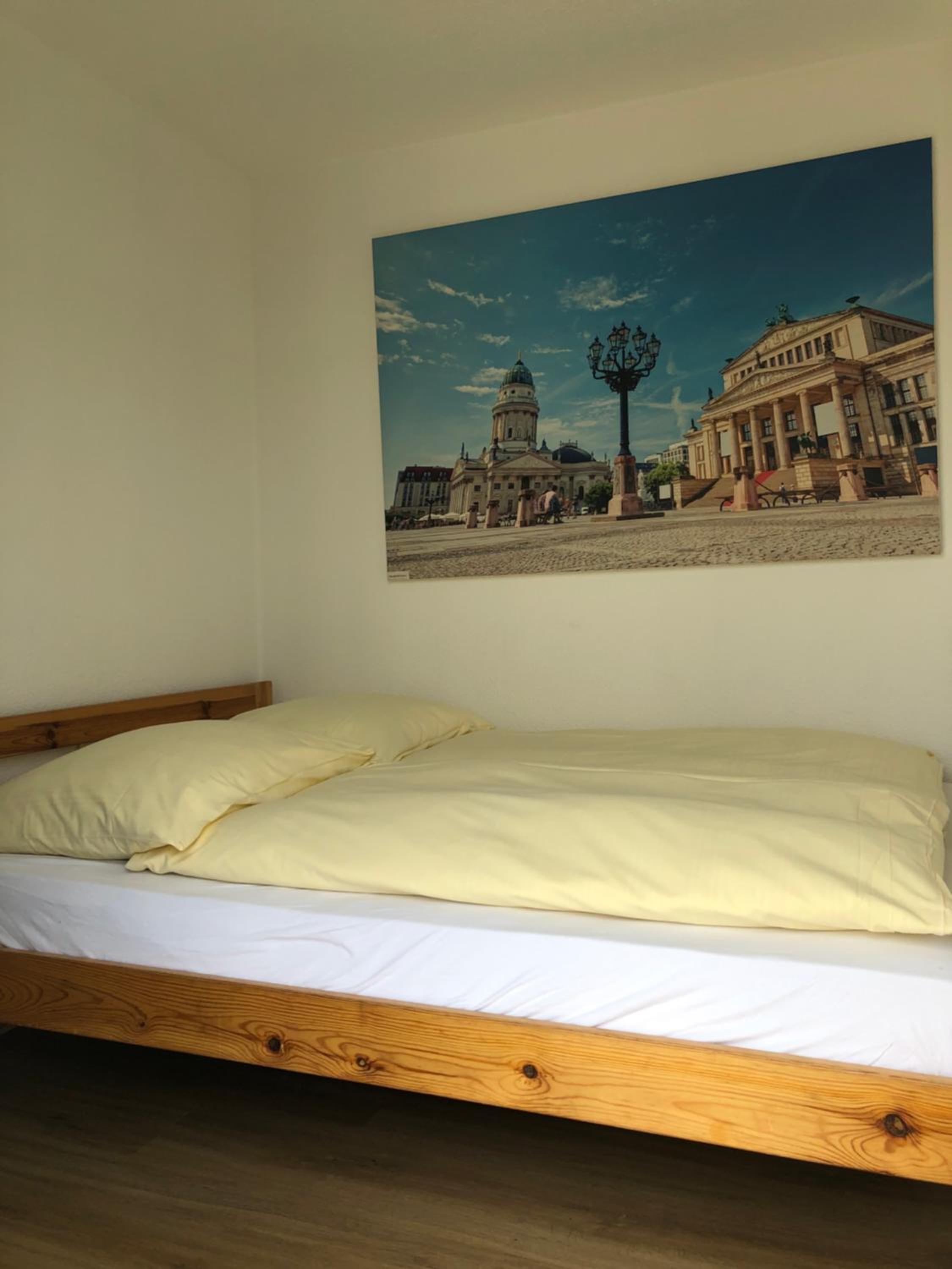 Twin-Bed Cottage with Shared Bathroom photo 3