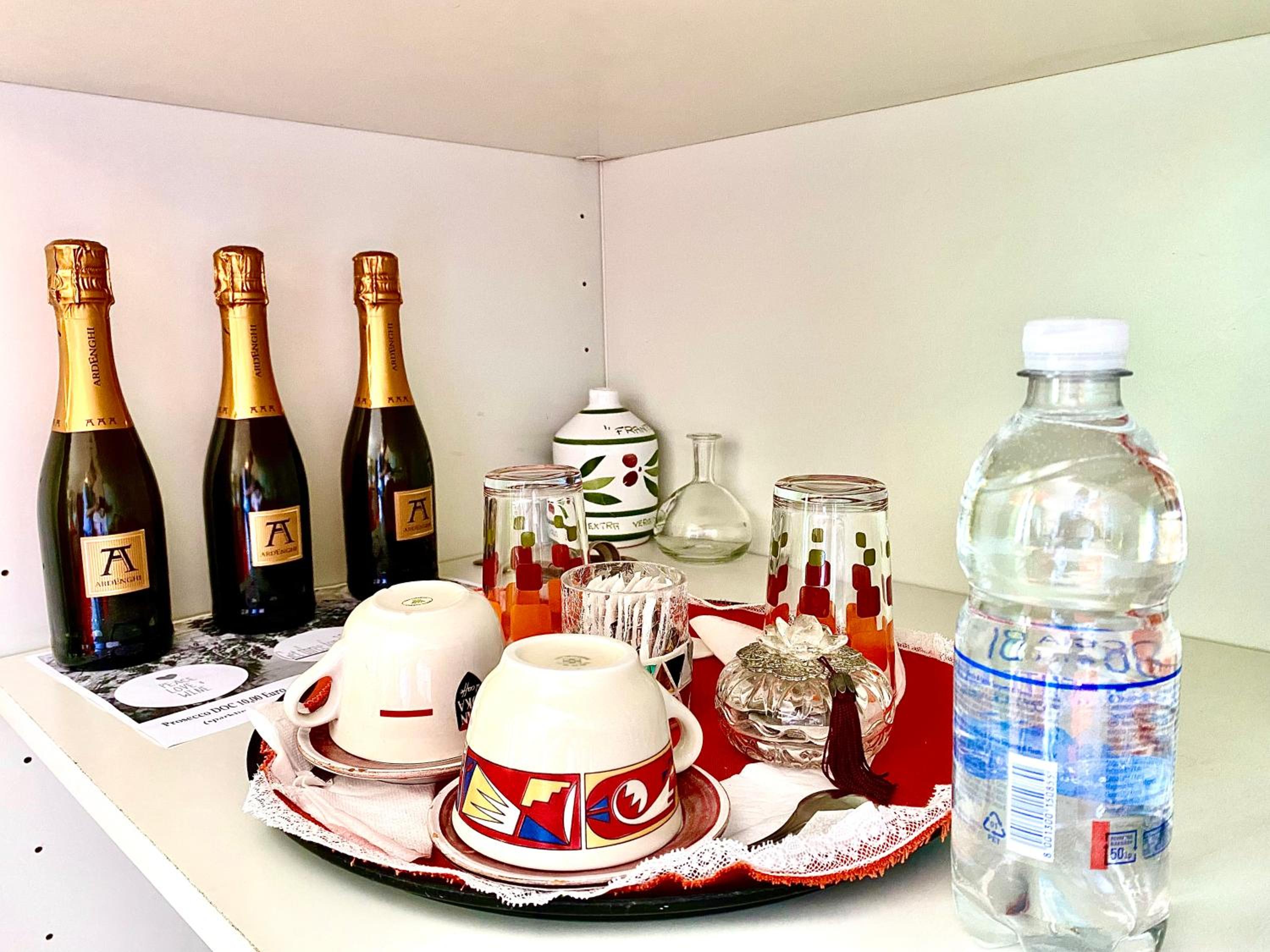 Deluxe Room - Photo 12