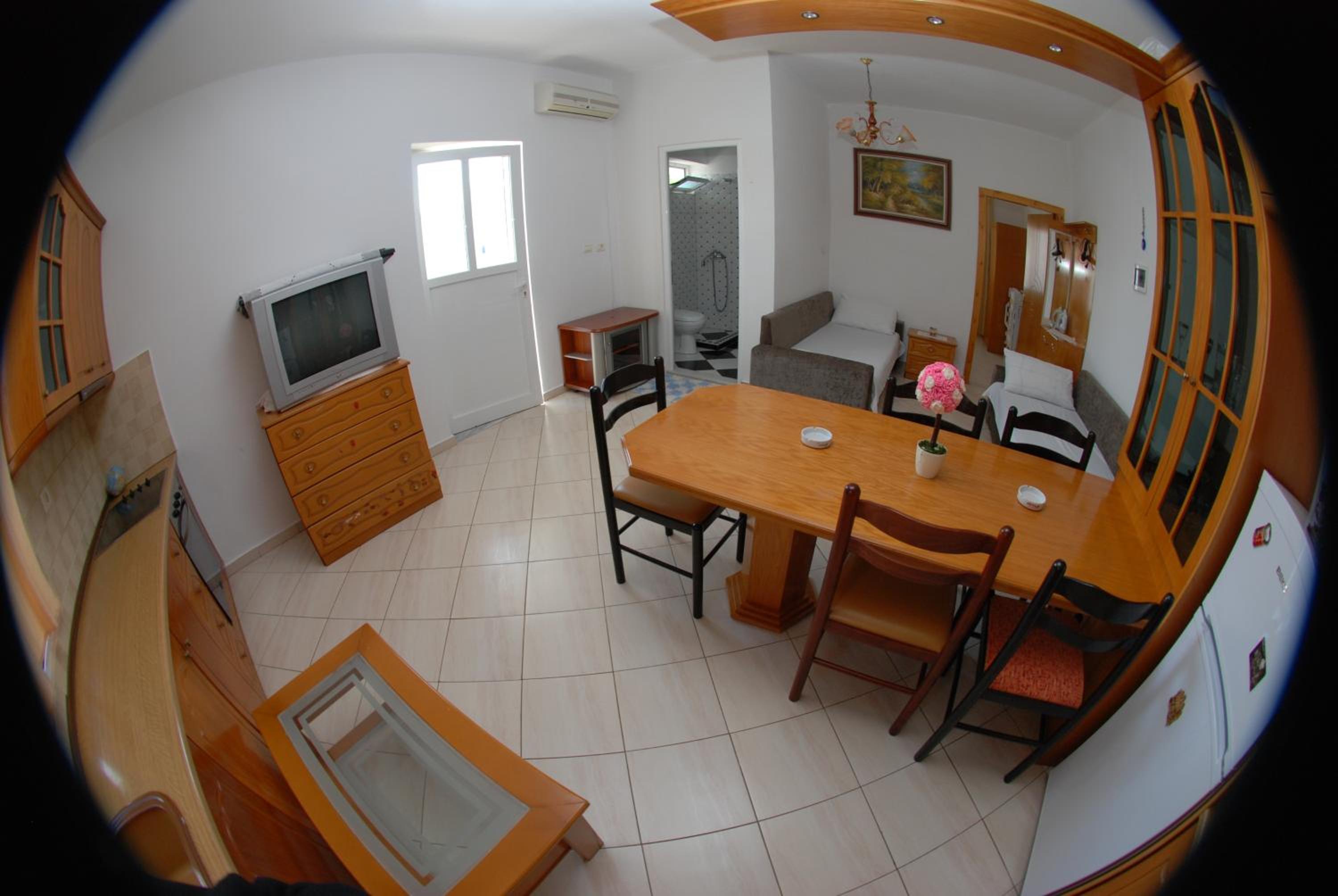 One-Bedroom Apartment photo 2