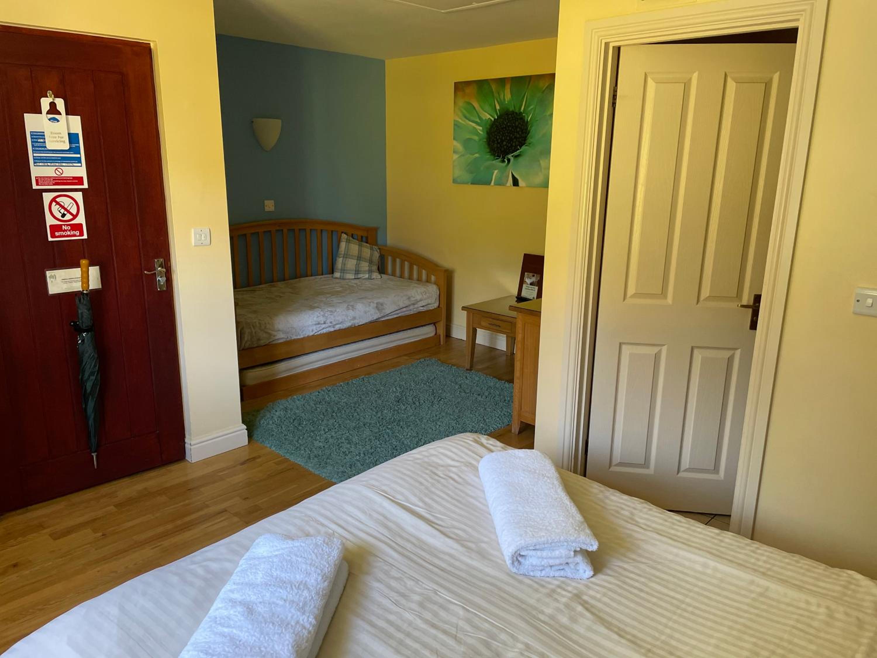 Family Room - Photo 4