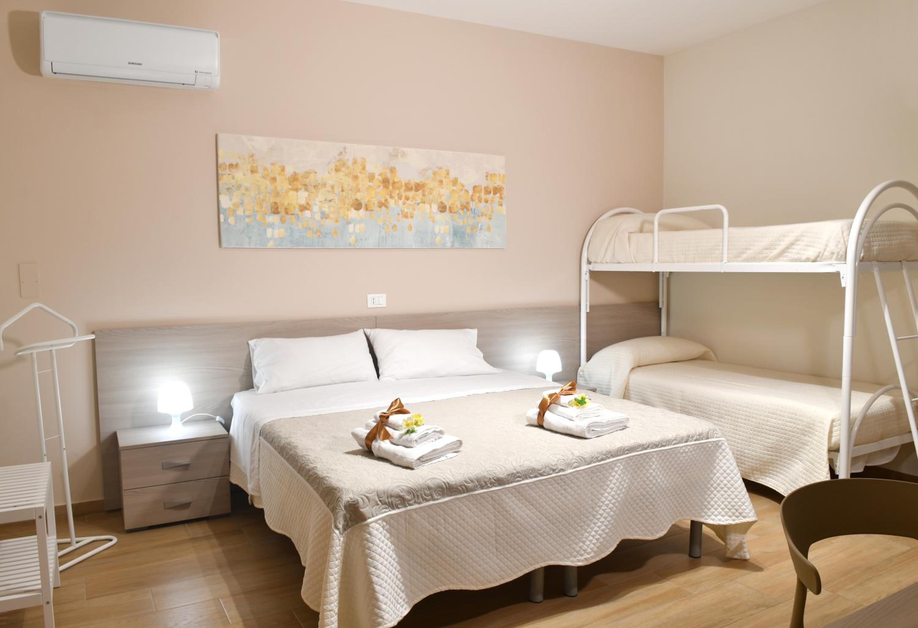 Quadruple Room - Photo 3