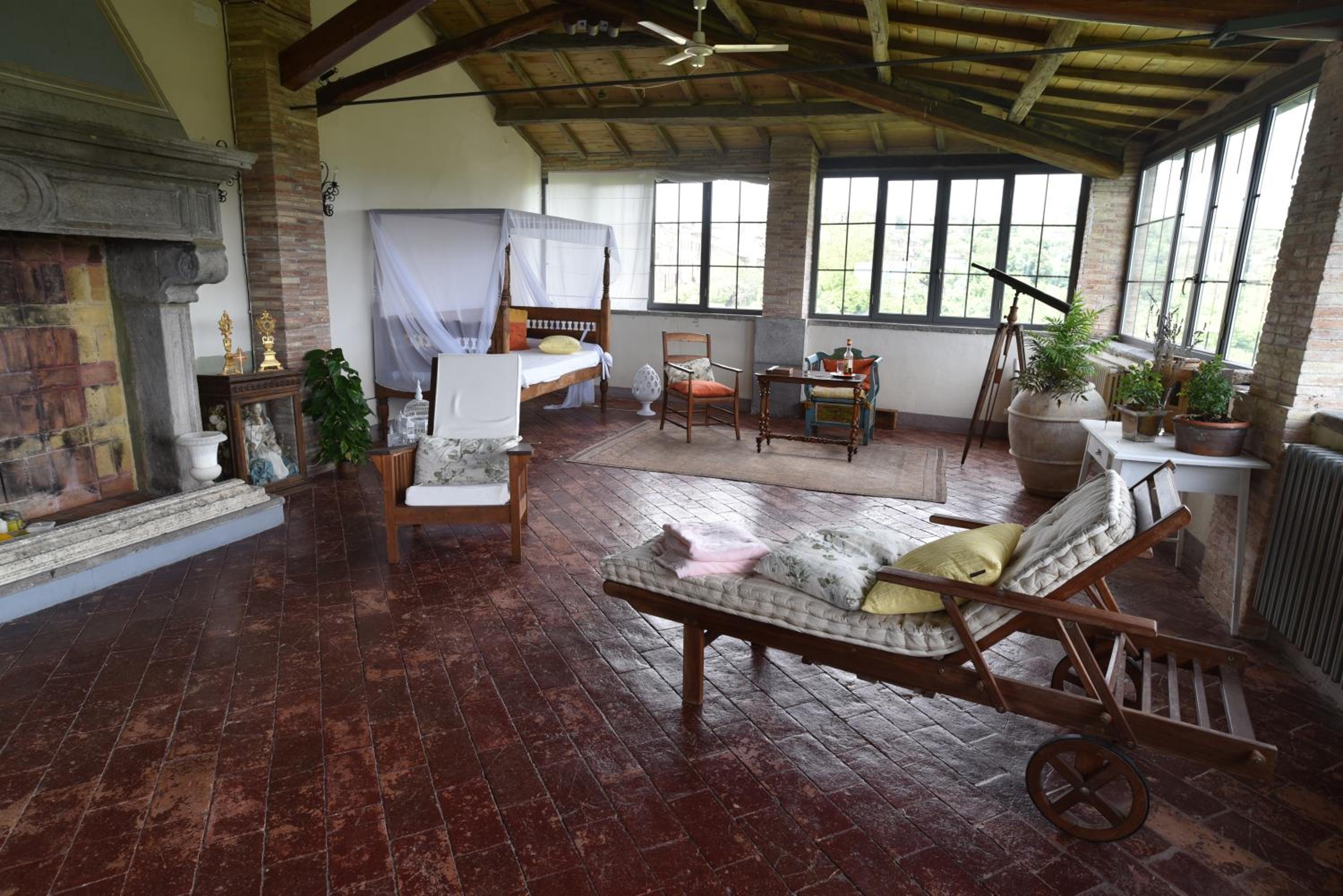Deluxe King Suite - Photo 76