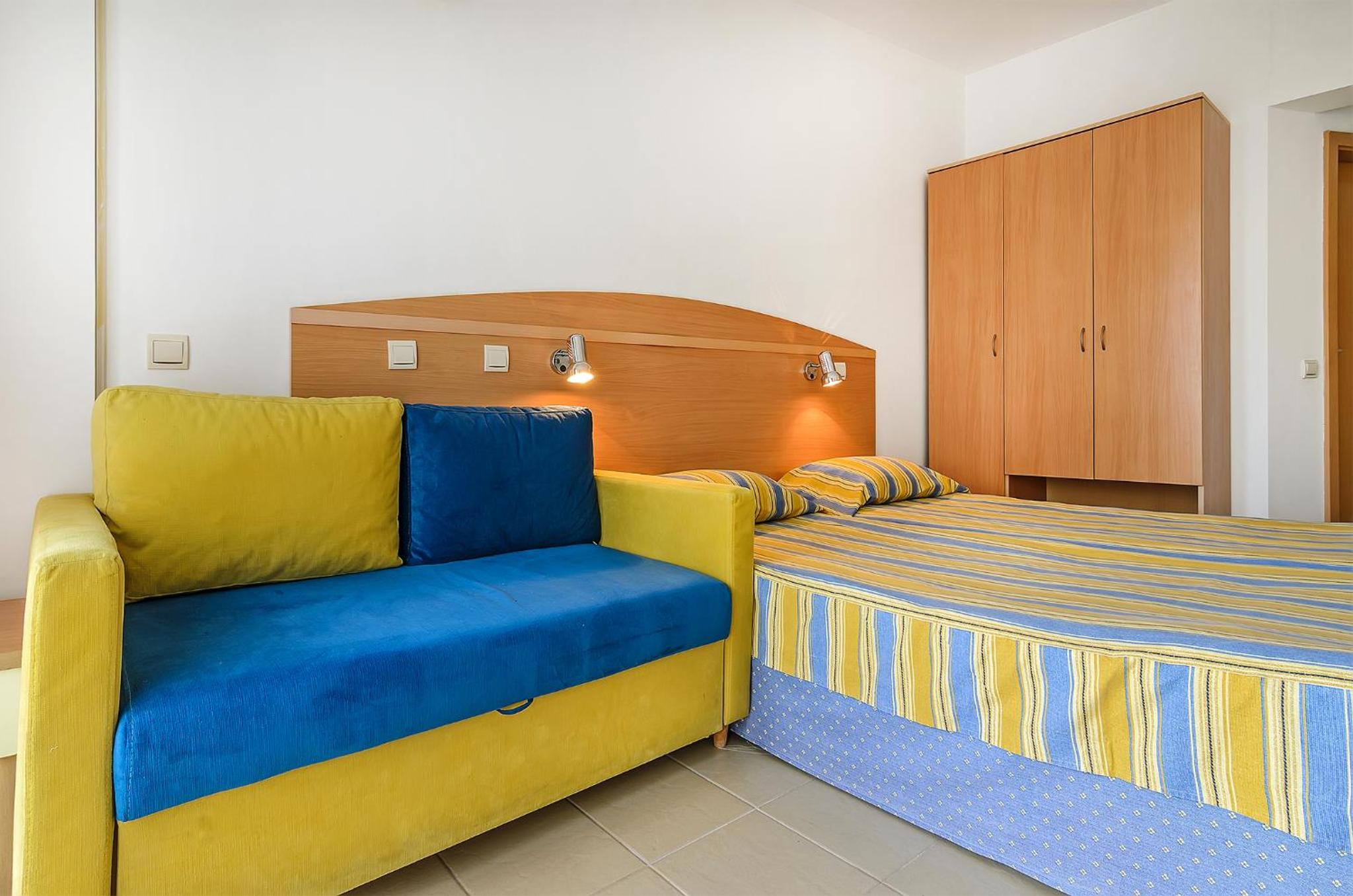 Twin Room with Balcony (2 Adults + 2 Children)  photo 2