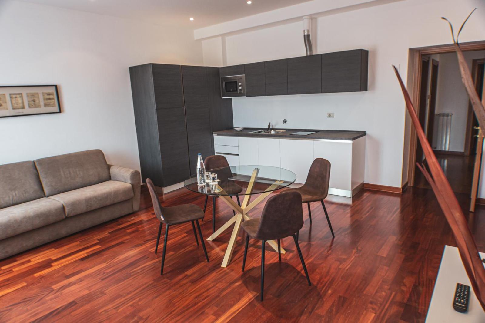 One-Bedroom Apartment - Photo 3