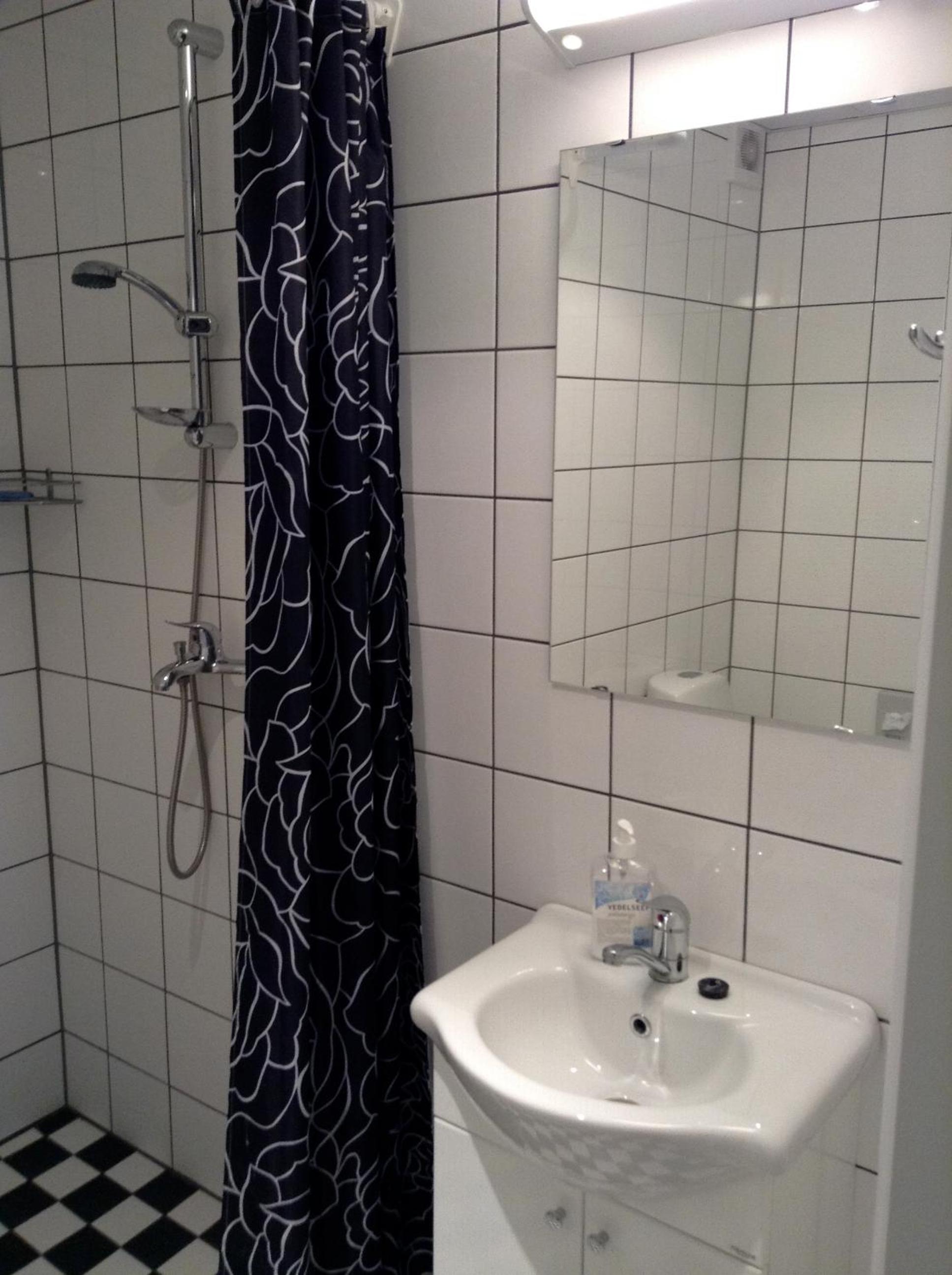 Twin Room with Toilet photo 2
