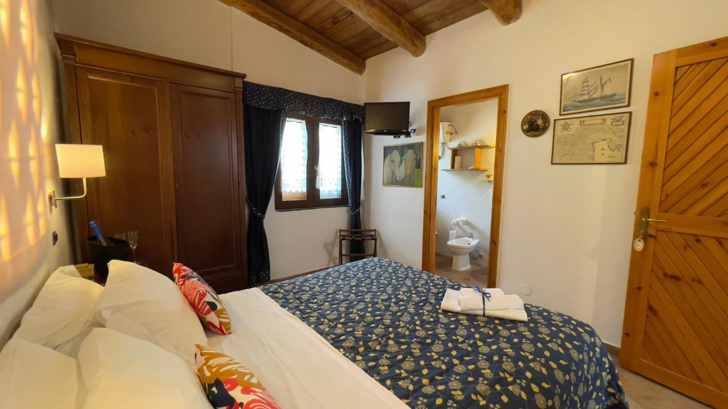 Economy Double Room photo 2